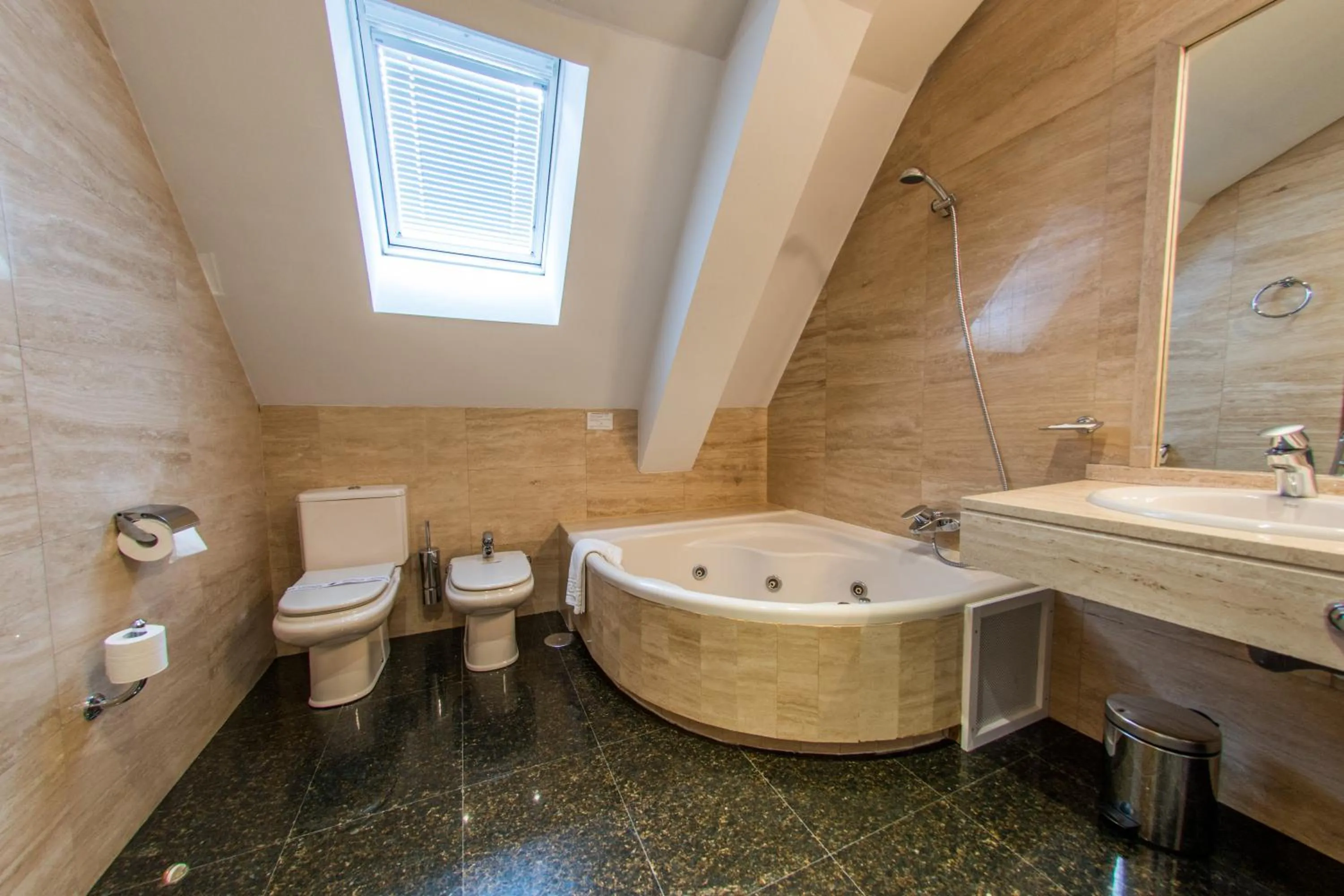 Hot Tub in Hotel Los 5 Pinos