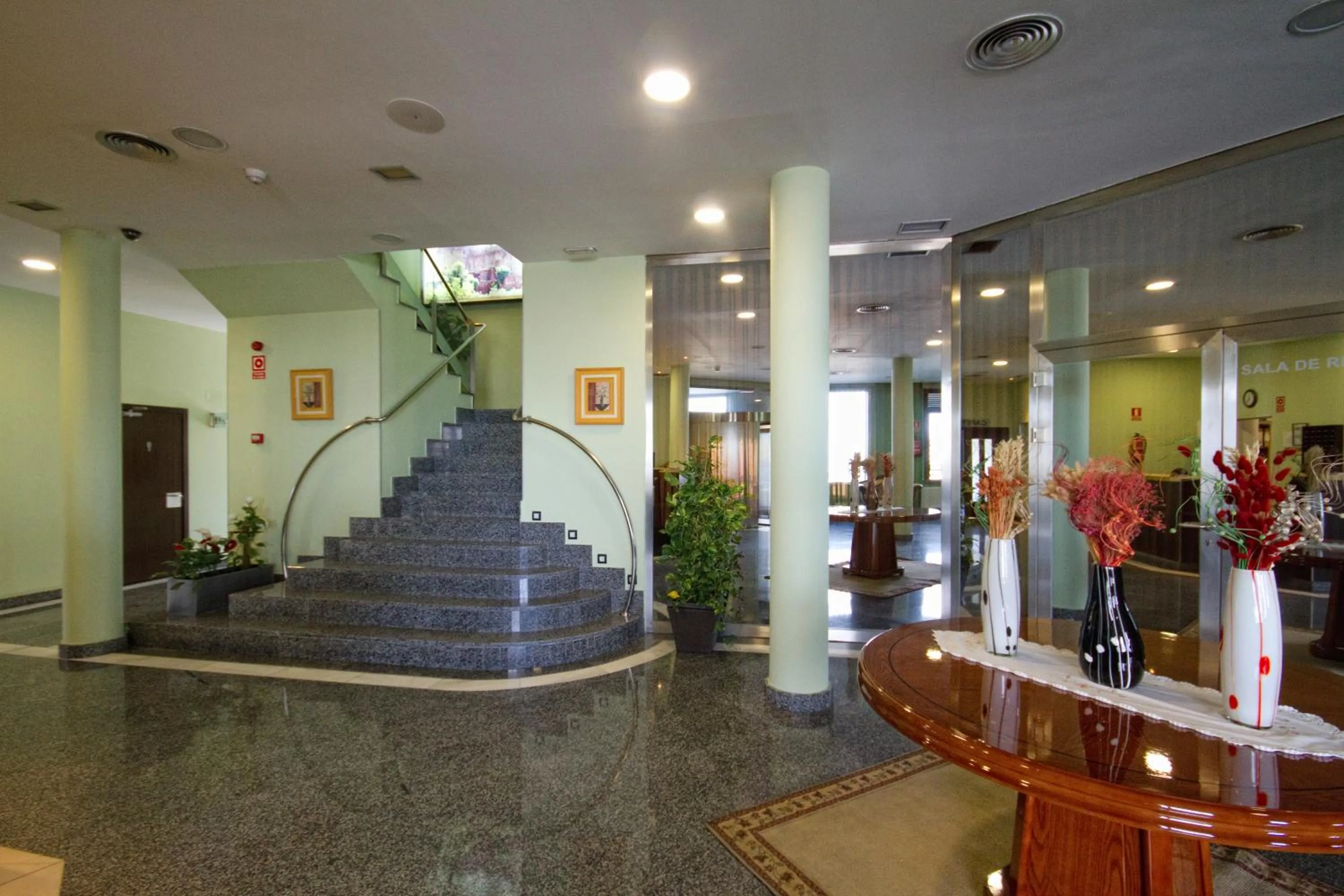 Lobby or reception in Hotel Los 5 Pinos
