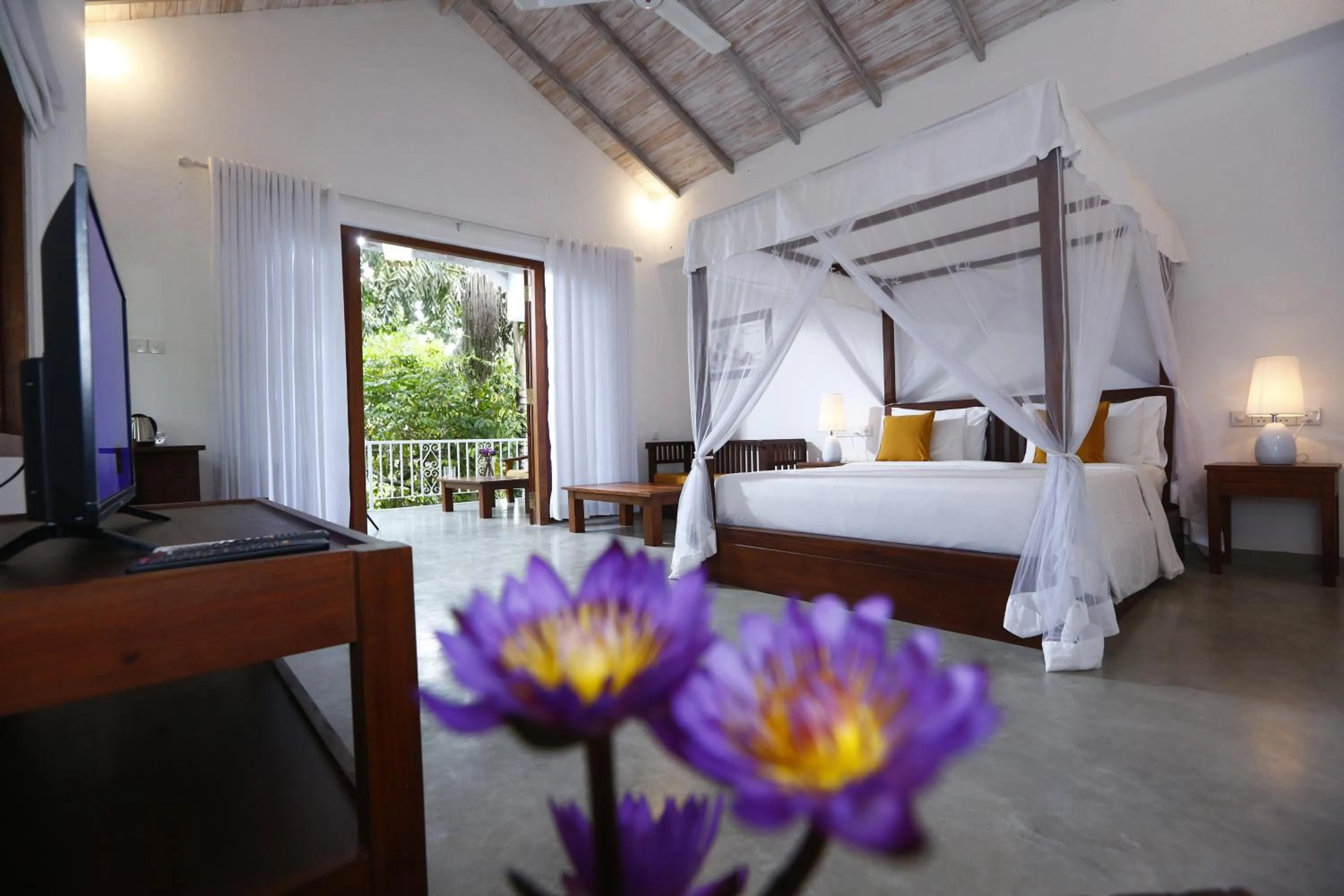 Bedroom, Bed in Ceylon Olive Galle