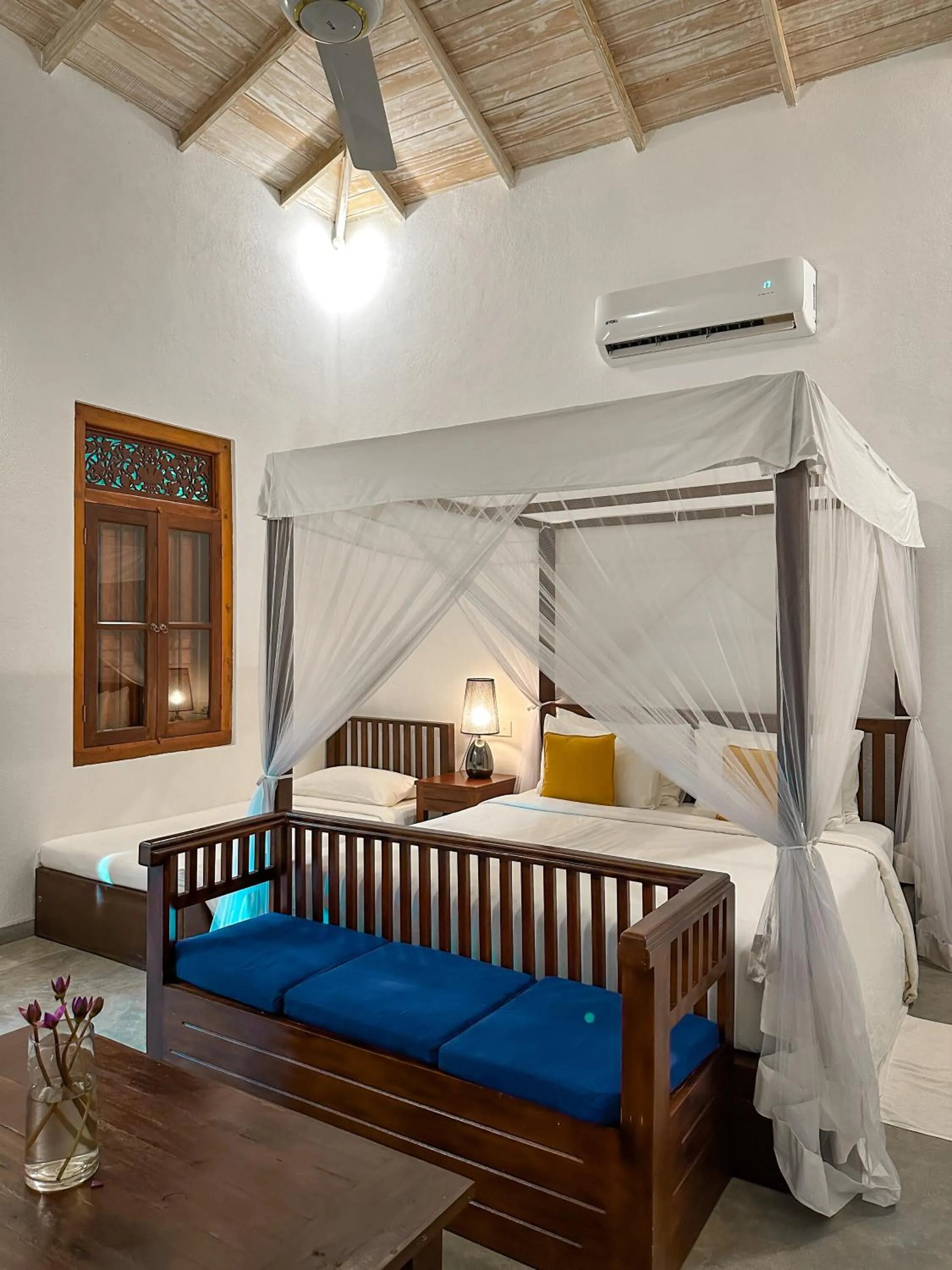 Bedroom, Bed in Ceylon Olive Galle