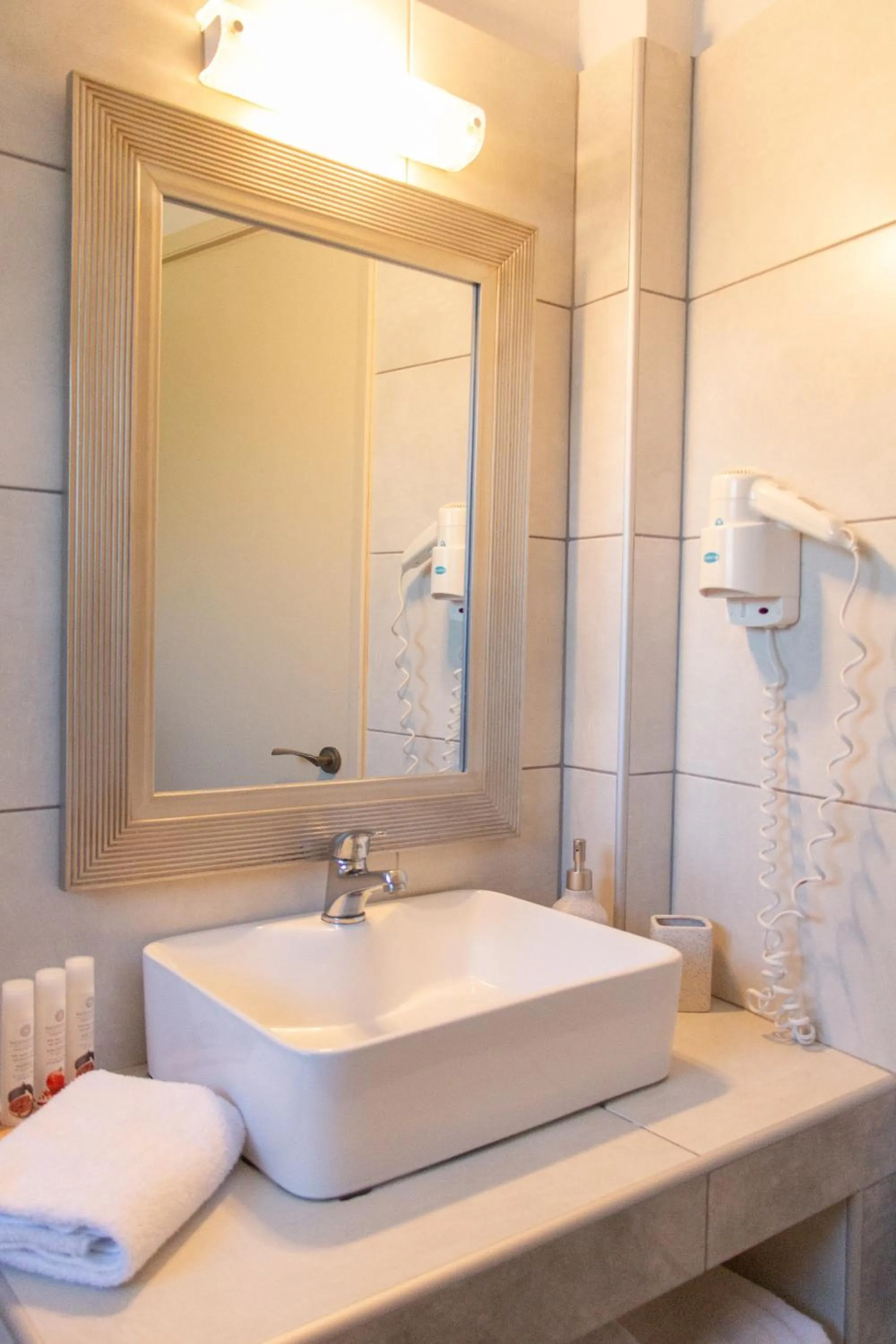 Bathroom in Helen Hotel