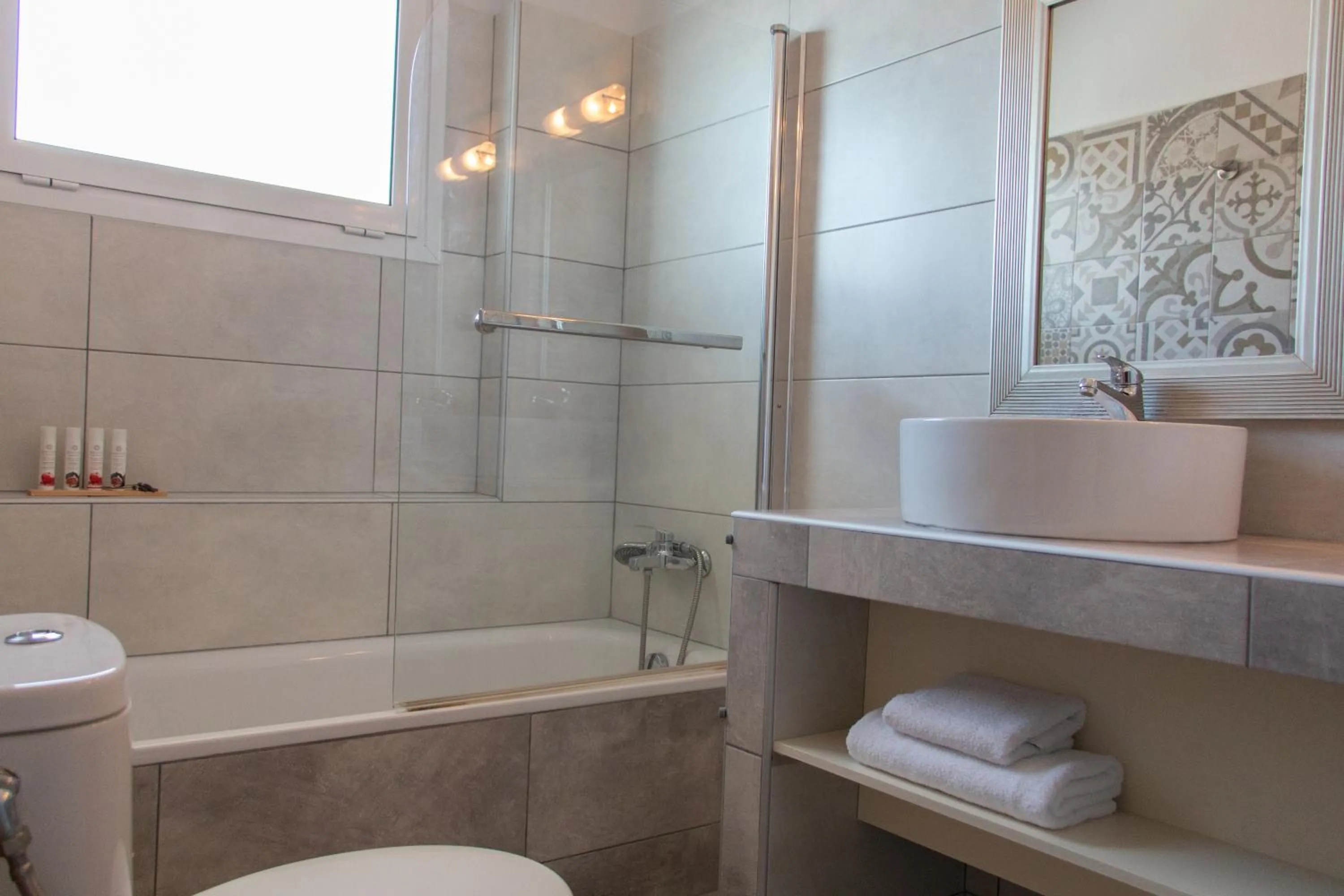 Bathroom in Helen Hotel