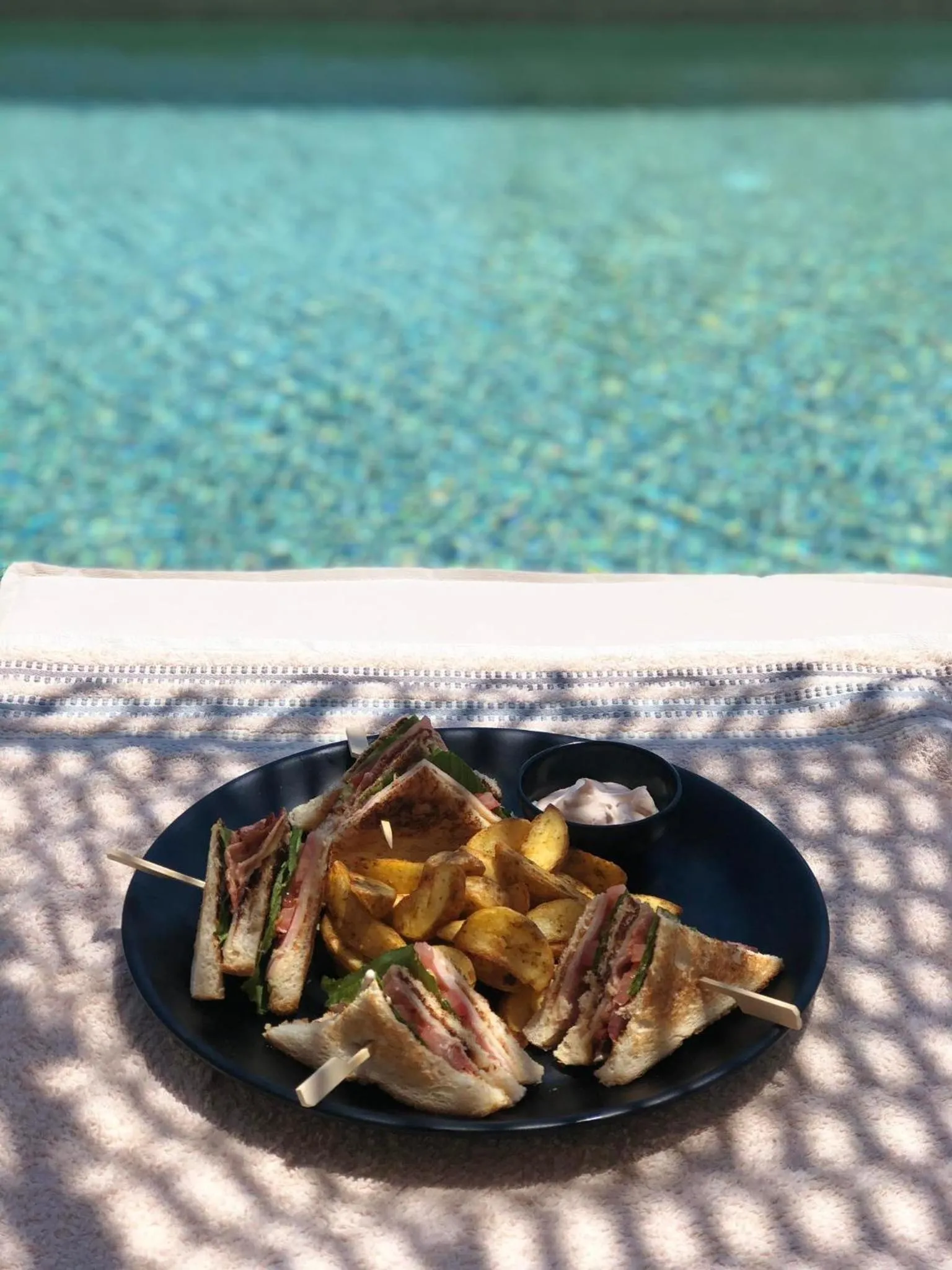 Restaurant/places to eat in Helen Hotel