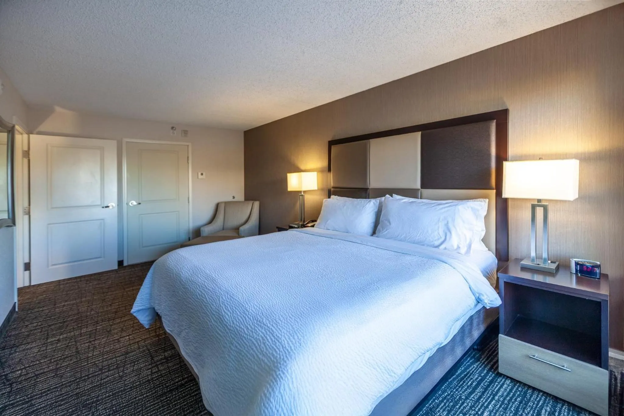 Photo of the whole room, Bed in Holiday Inn Scottsdale North- Airpark by IHG