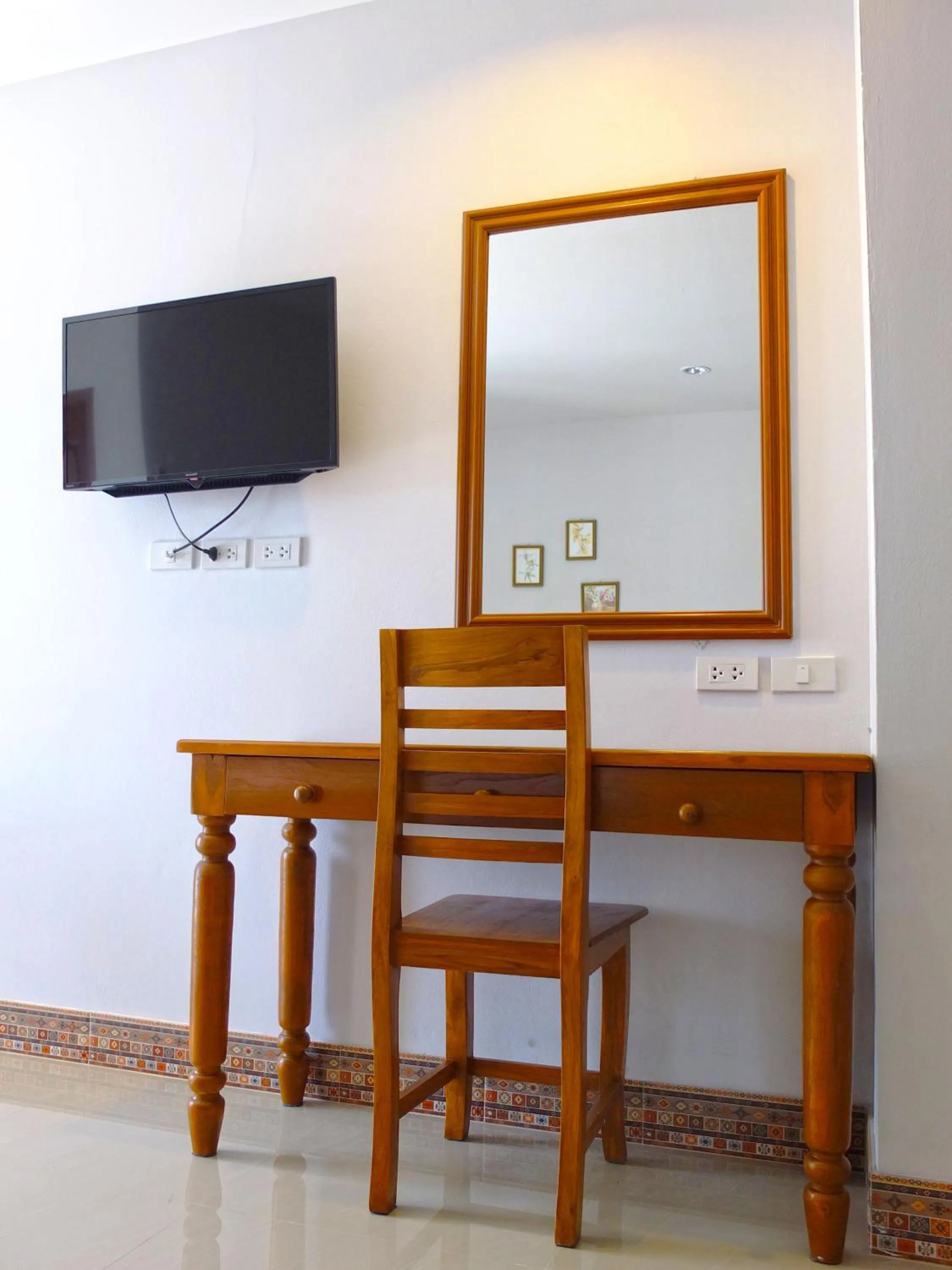 TV and multimedia in Baan Yokmhanee