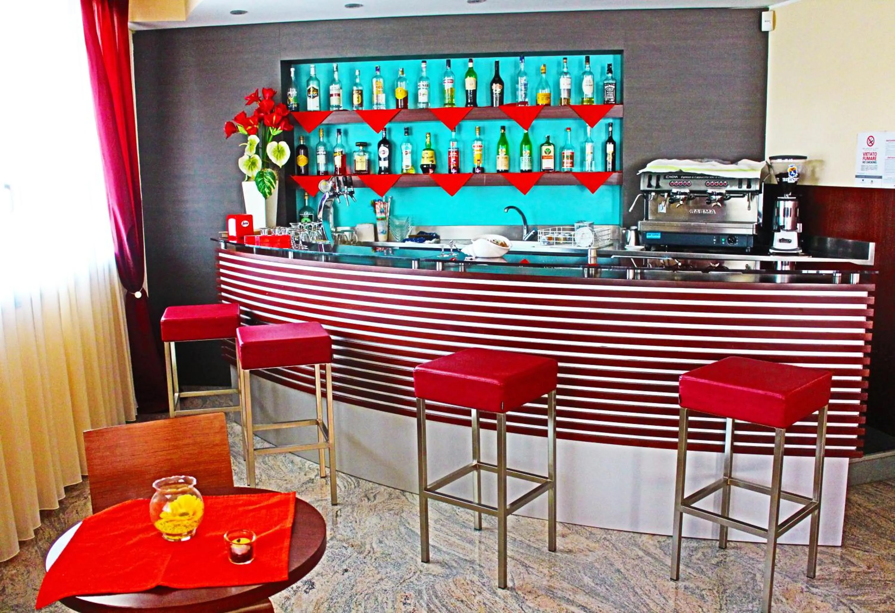 Lounge or bar in Hotel Cristallo