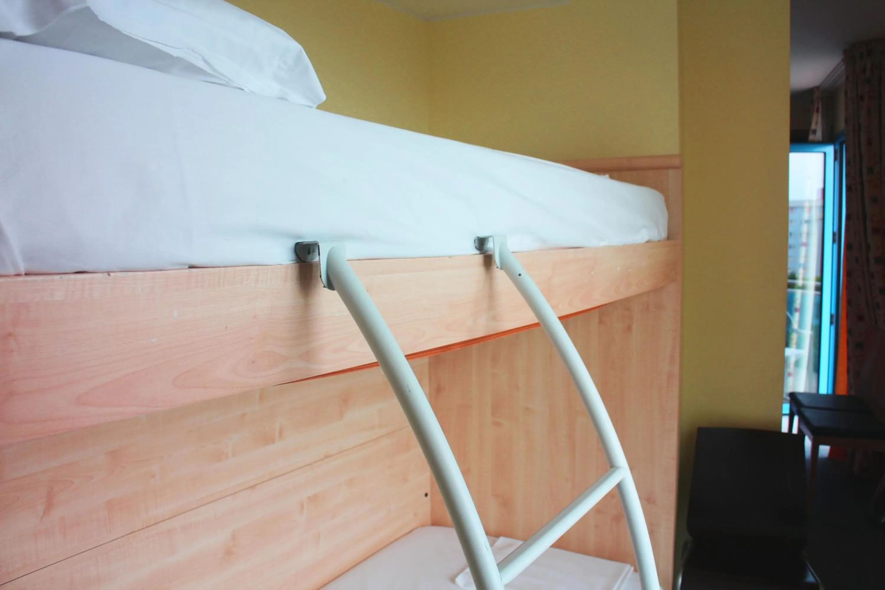 bunk bed, Bed in Hotel Cristallo