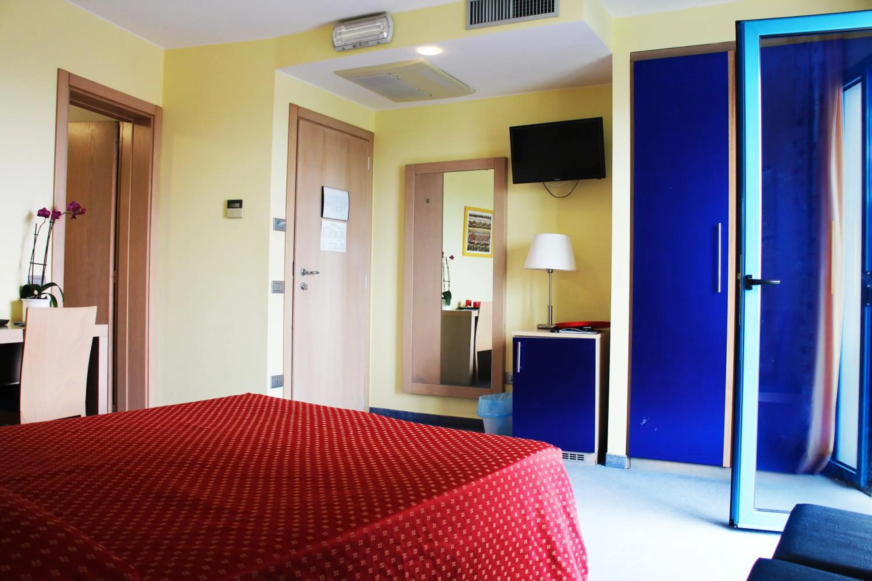 Photo of the whole room, Bed in Hotel Cristallo