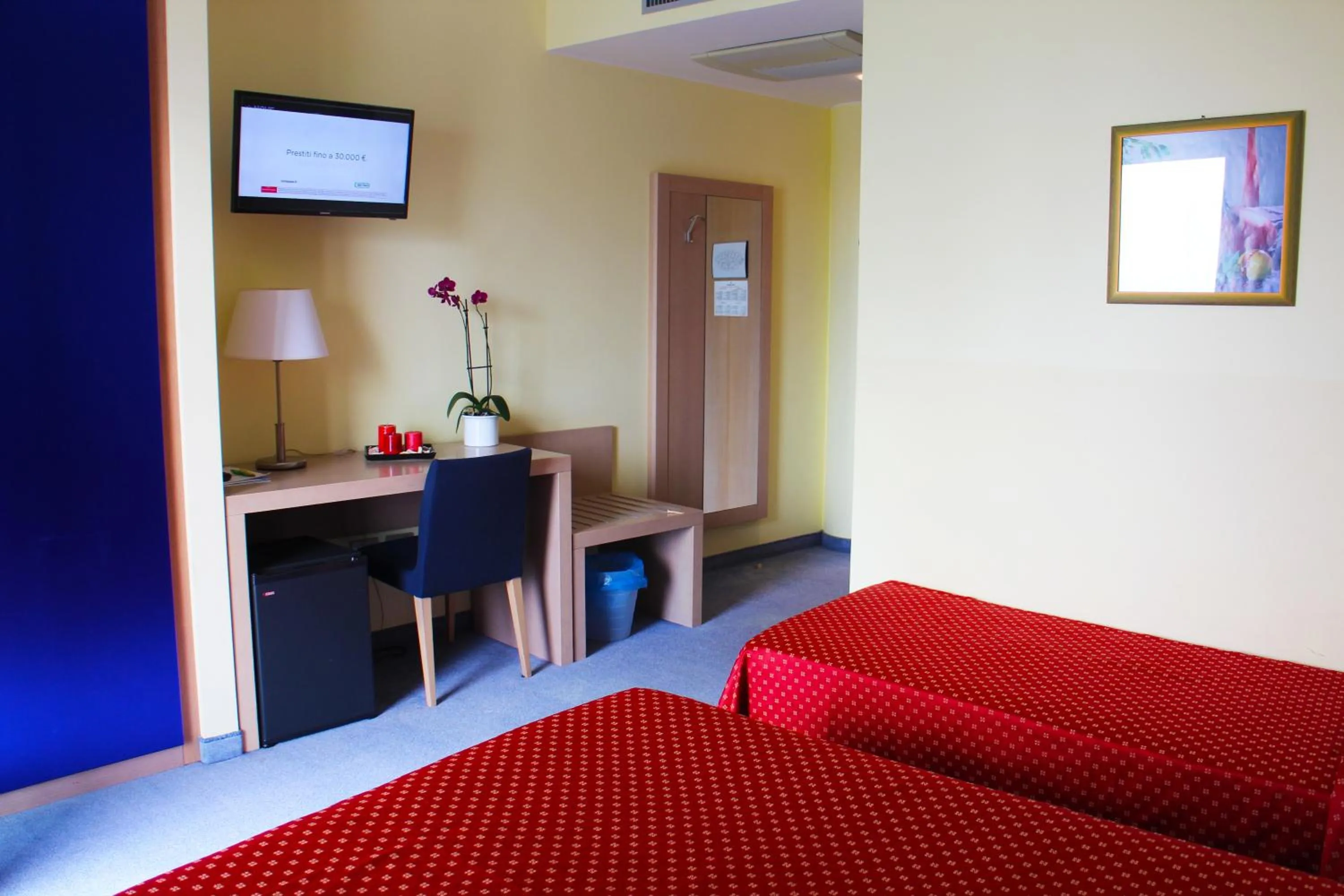 Photo of the whole room, Bed in Hotel Cristallo