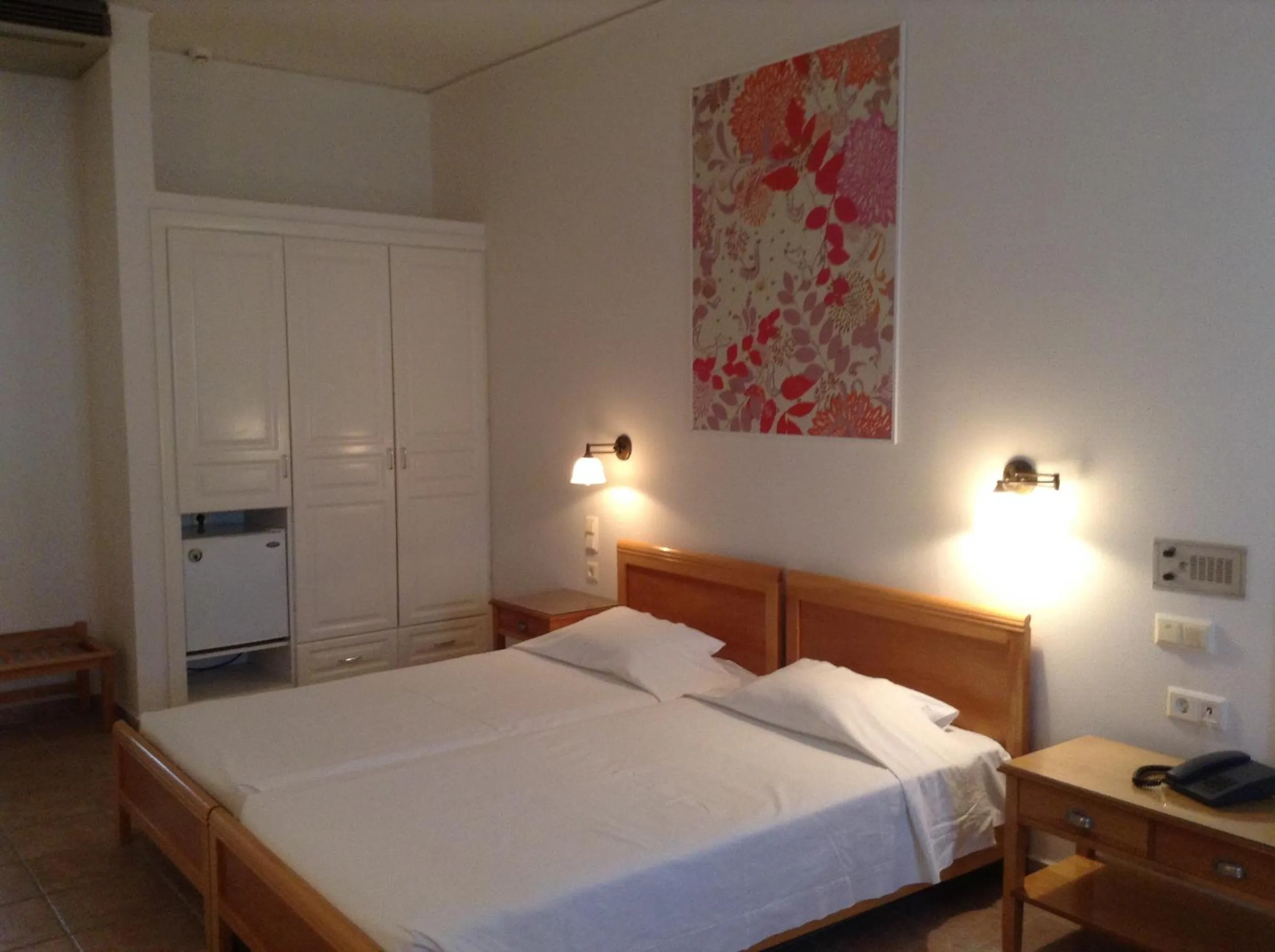 Bed in Rose Bay Hotel