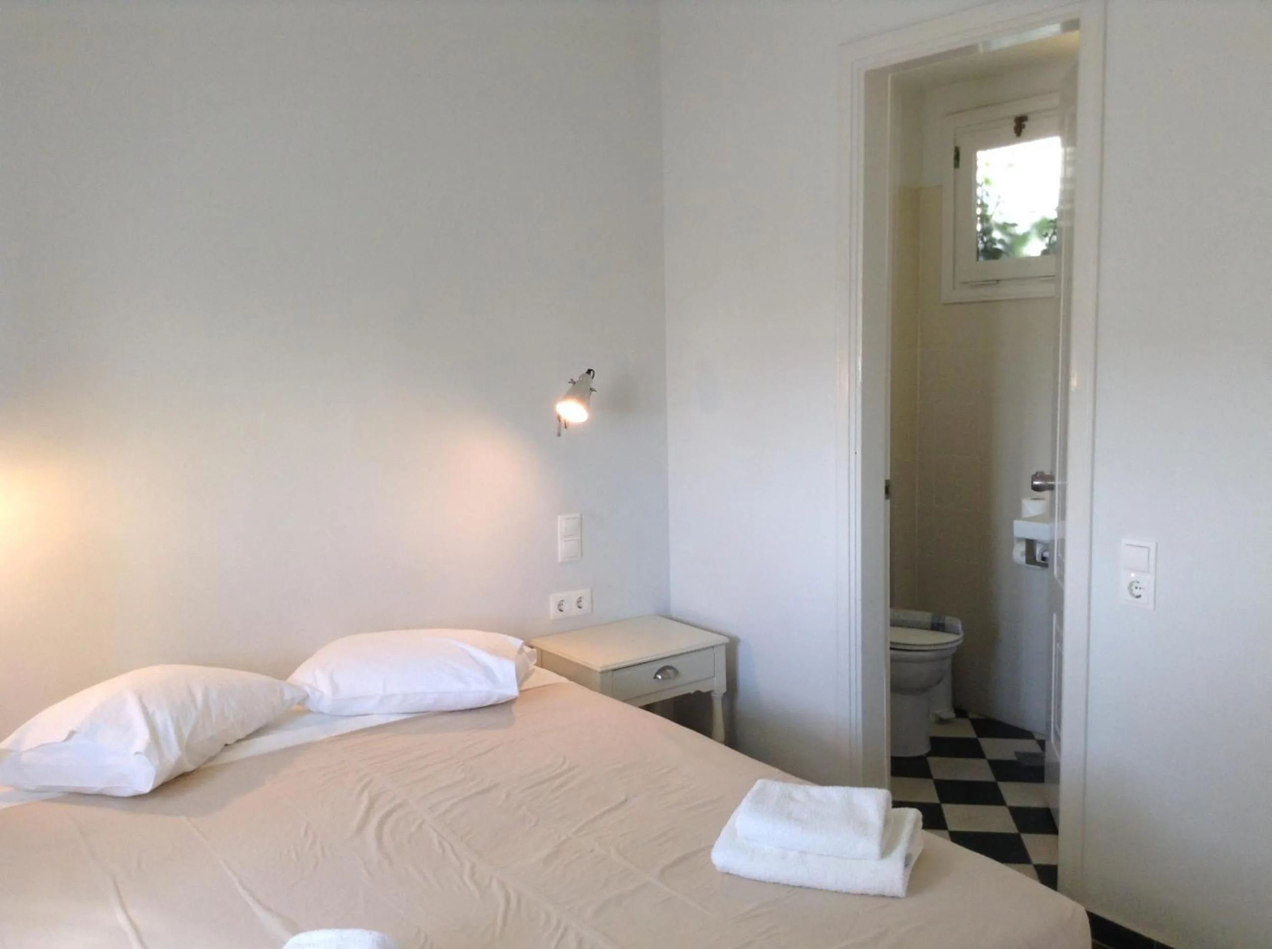 Bed in Rose Bay Hotel