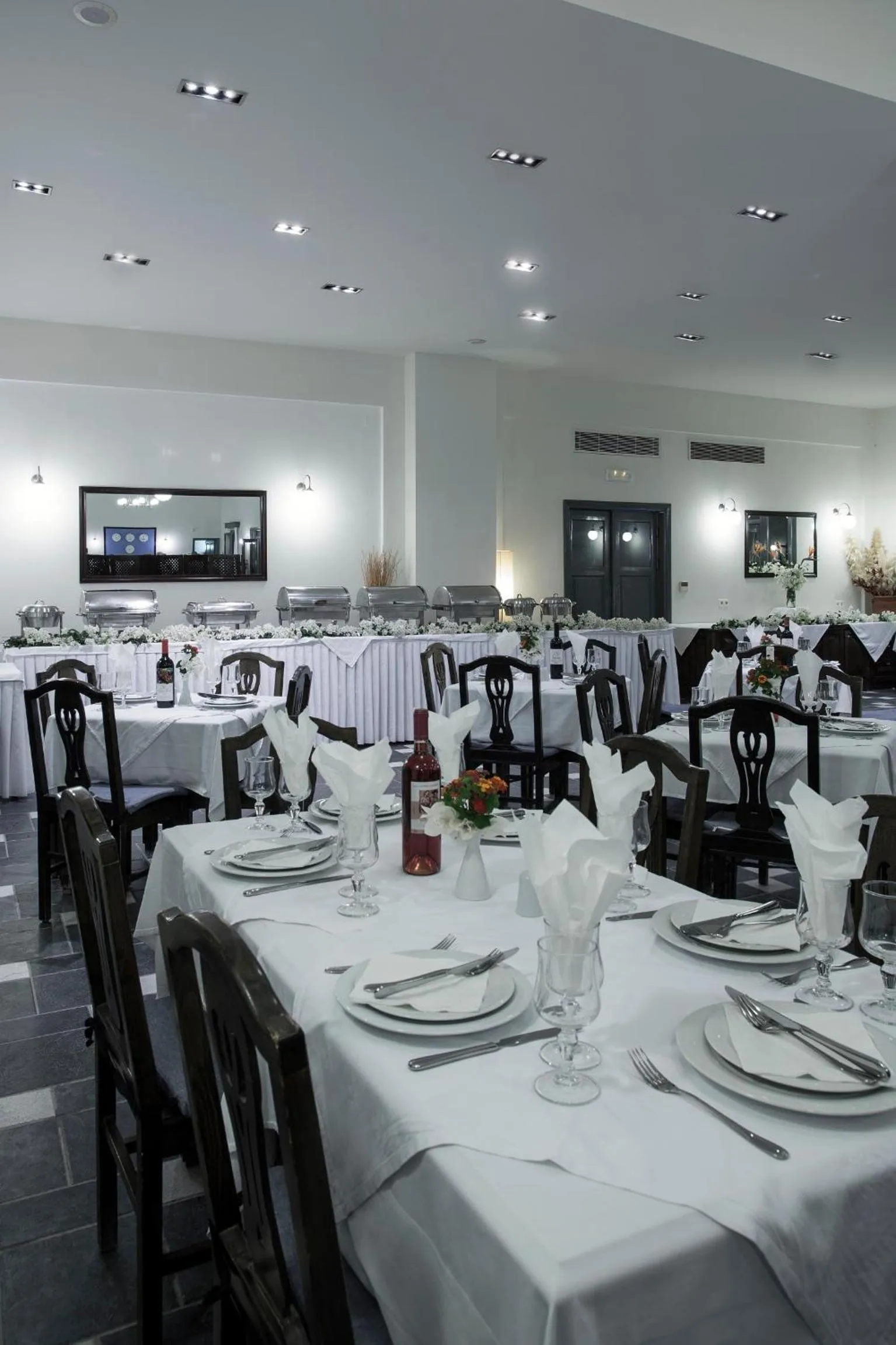 Restaurant/places to eat in Rose Bay Hotel