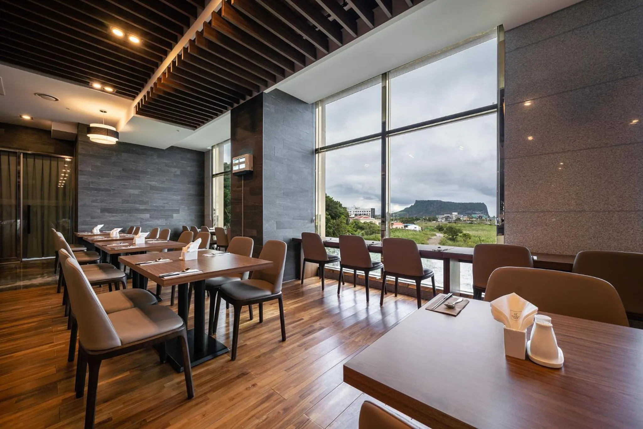 Golden Tulip Jeju Seongsan Hotel