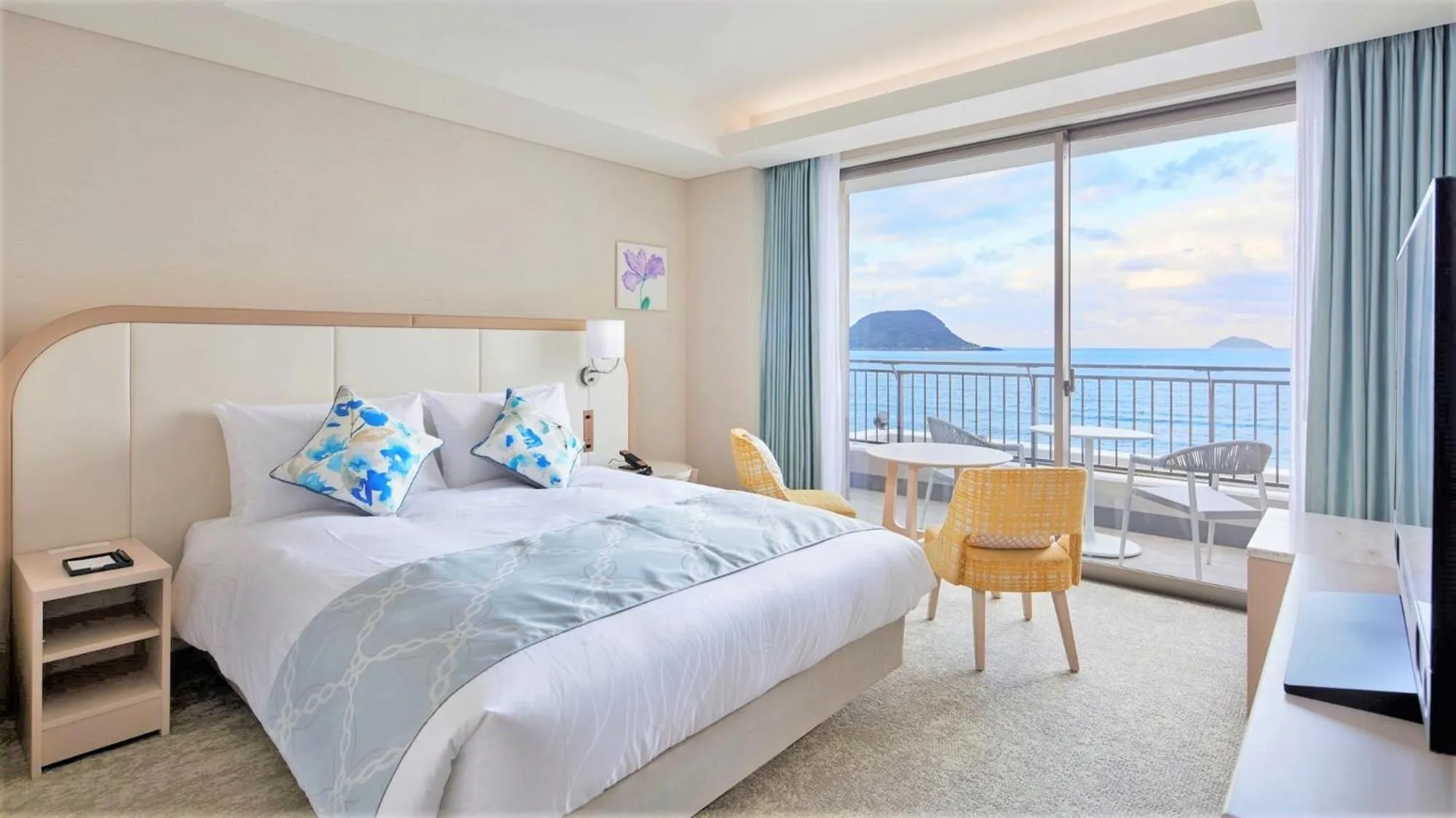 Photo of the whole room, Bed in Karatsu Seaside Hotel