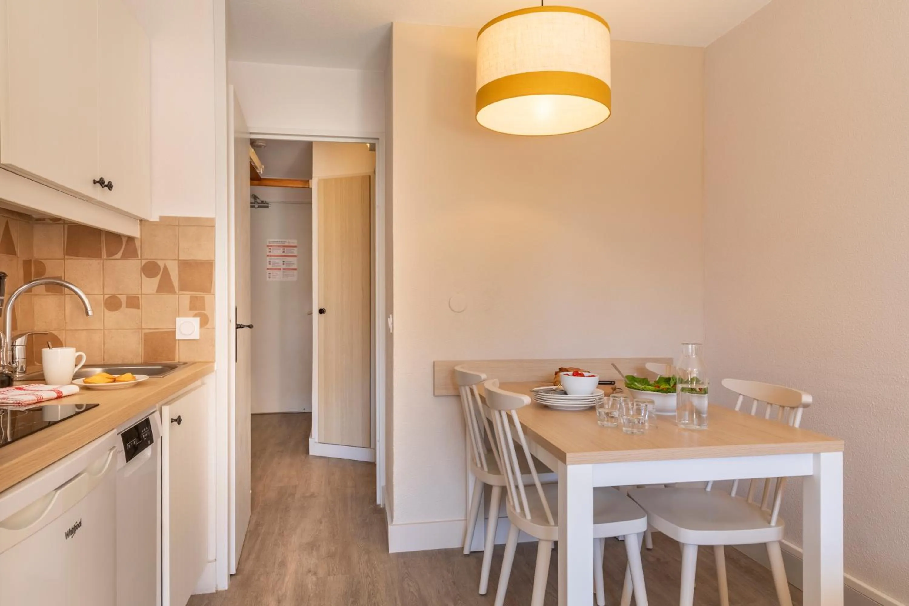 Kitchen or kitchenette in Résidence Pierre & Vacances La Pinède