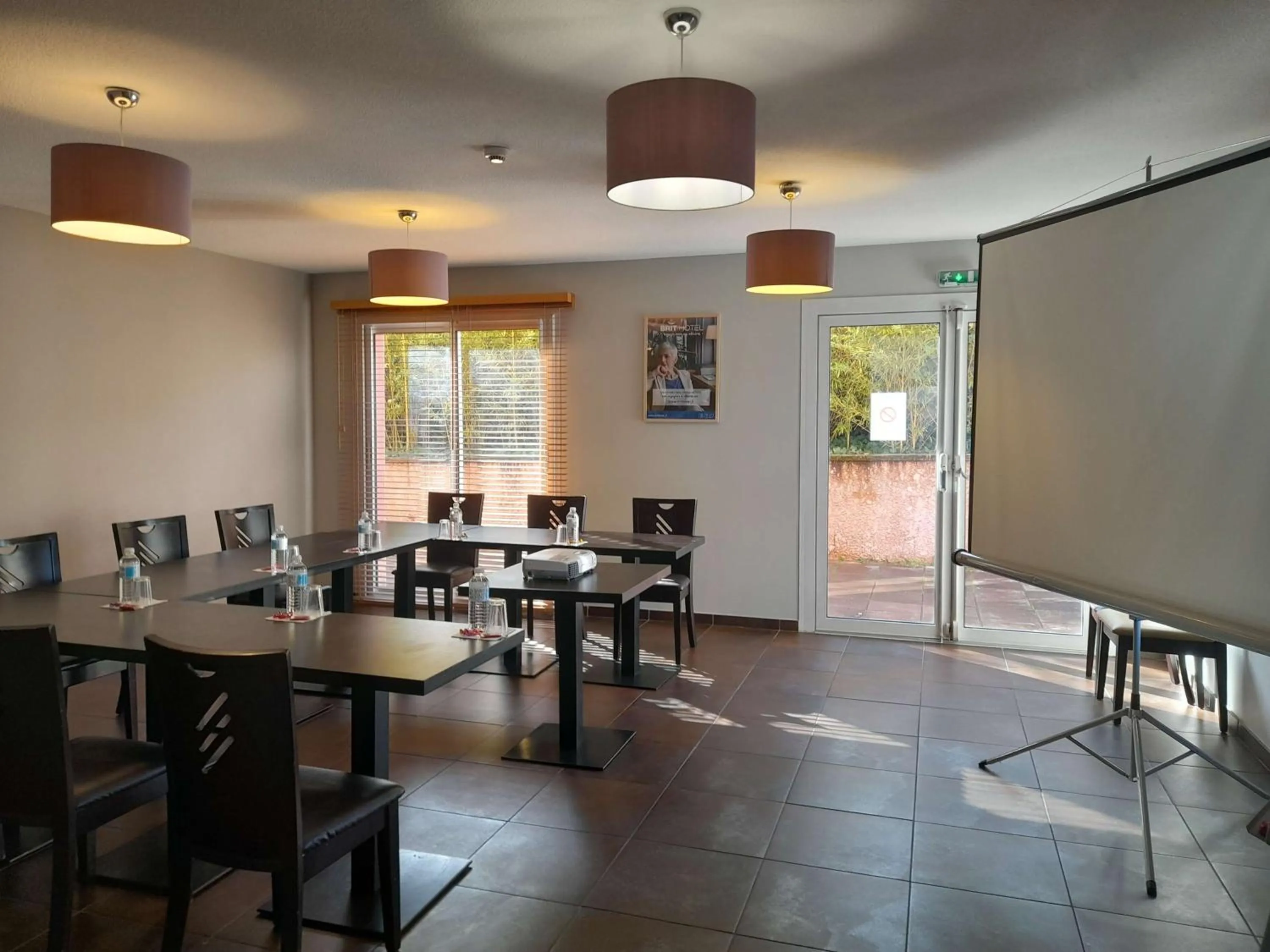 Meeting/conference room in Brit Hotel Confort Montauban