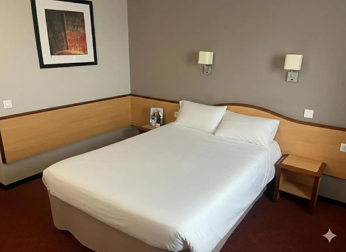 Bed in Brit Hotel Confort Montauban