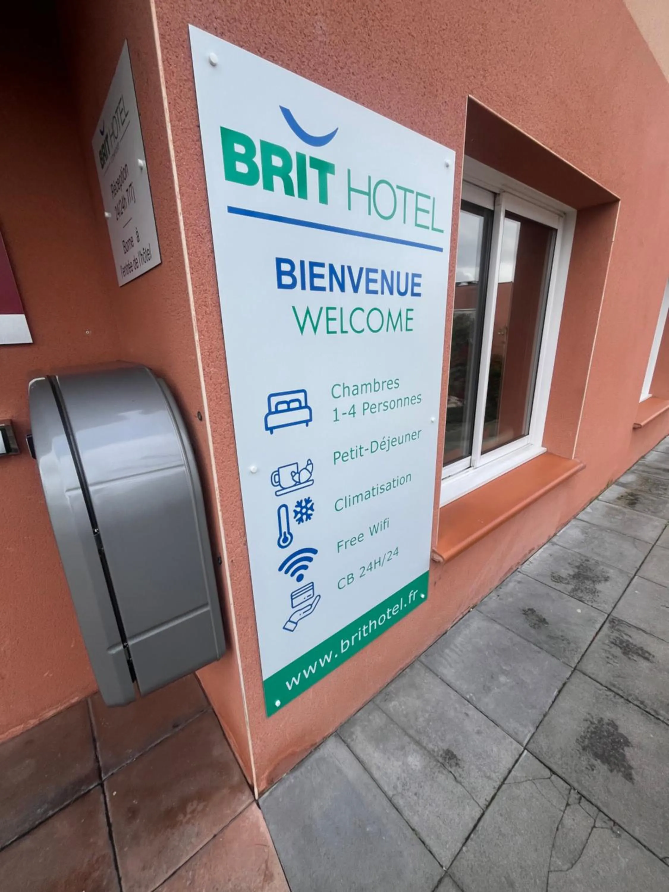 Property building in Brit Hotel Confort Montauban