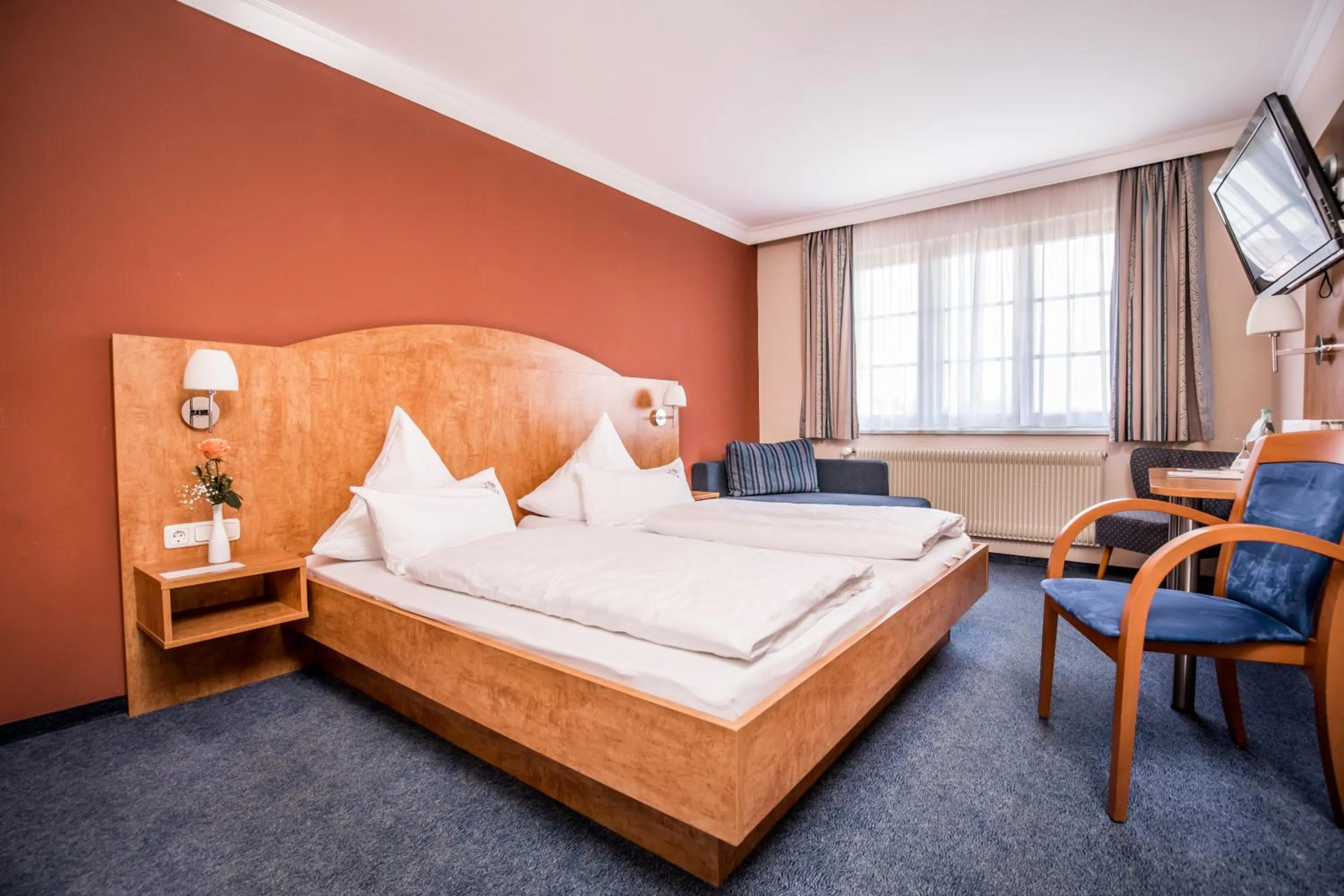 Photo of the whole room, Bed in Hotel zur Rose