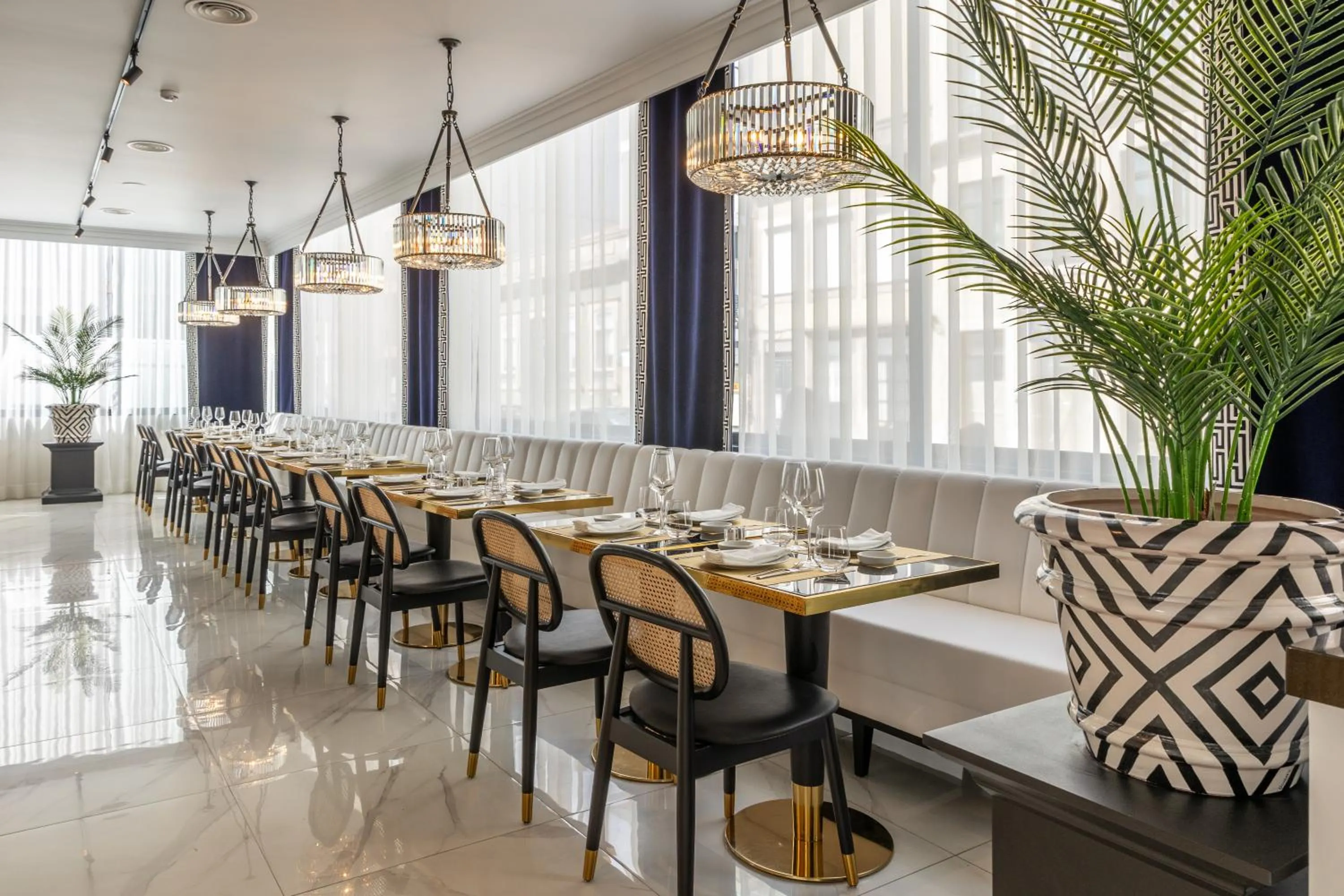 Restaurant/places to eat in Hotel Cristal Porto
