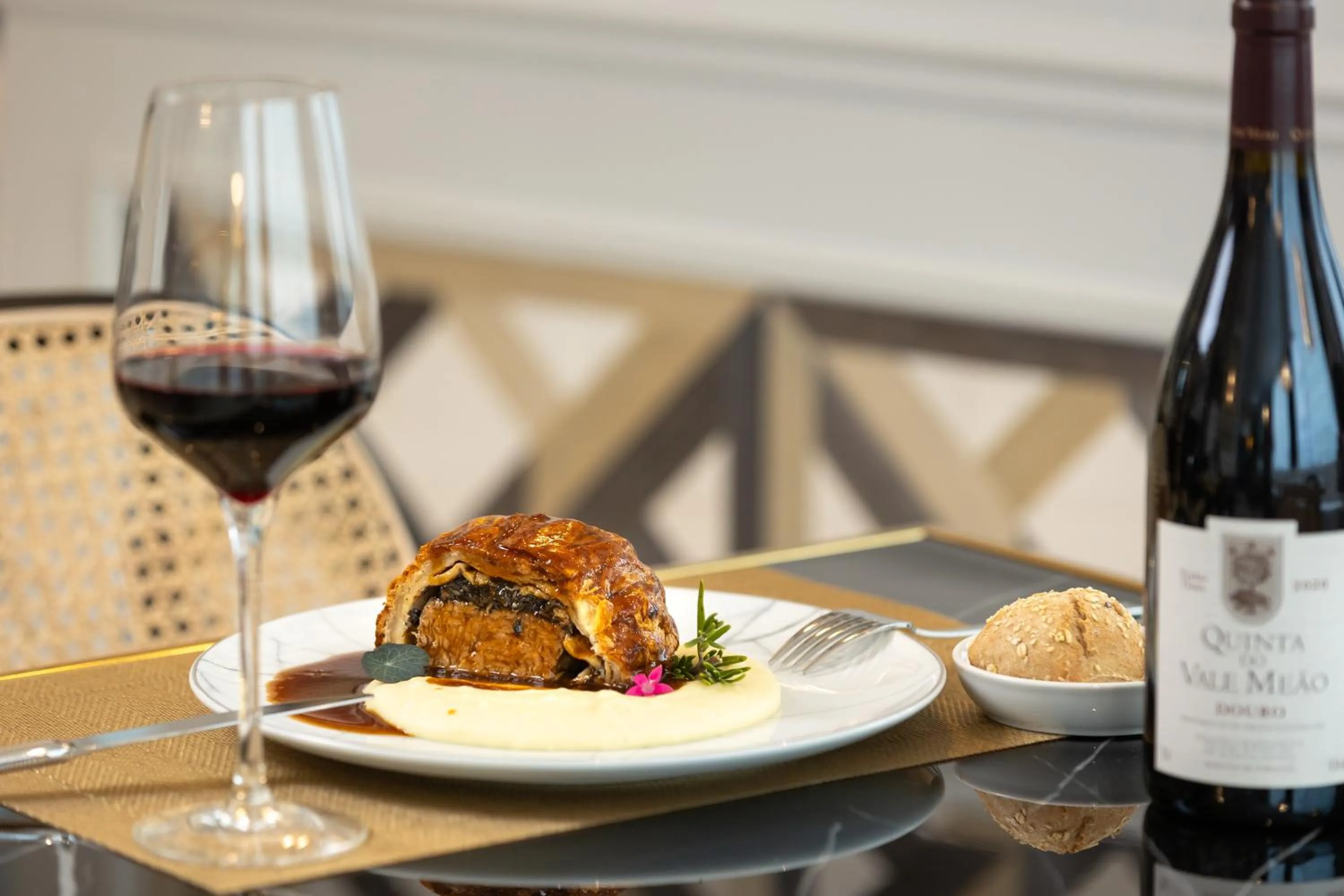 Restaurant/places to eat in Hotel Cristal Porto