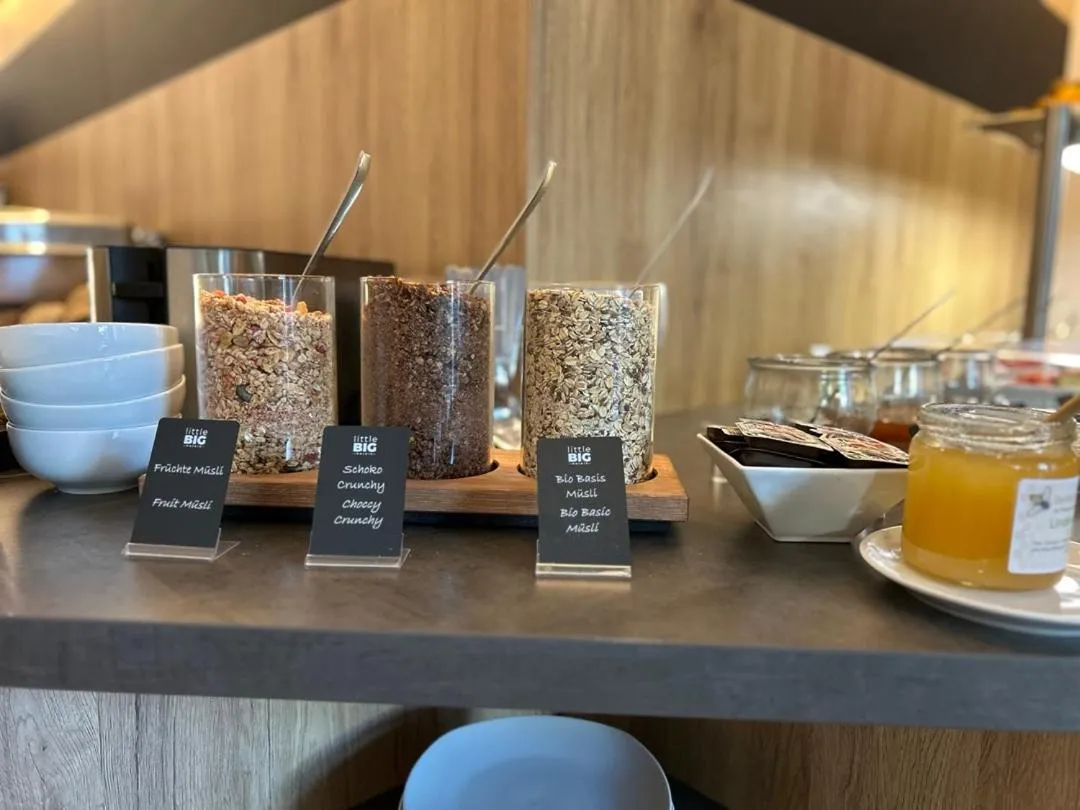 Buffet breakfast in Das Copnic Berlin