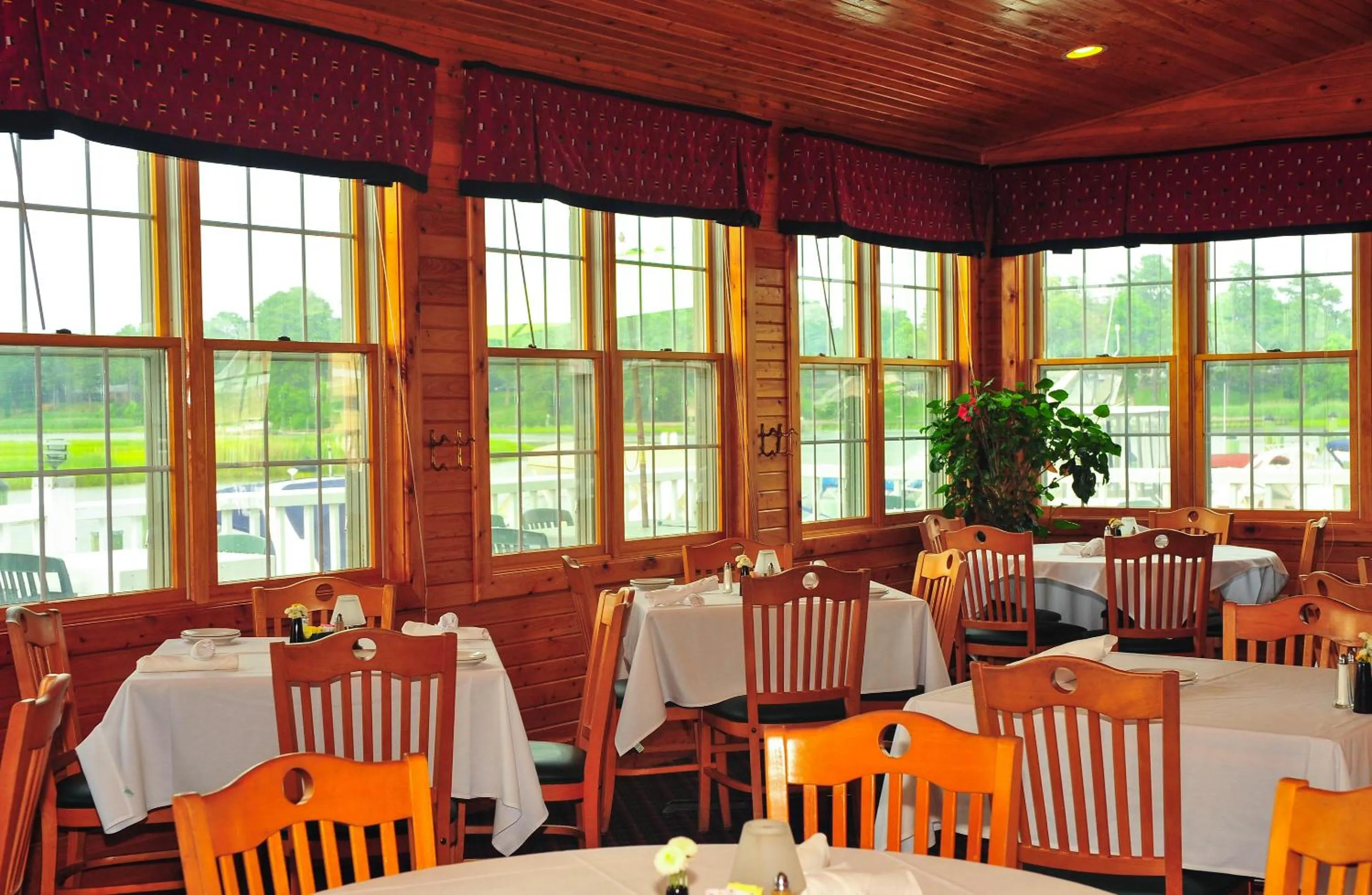 Restaurant/places to eat in Smithfield Station