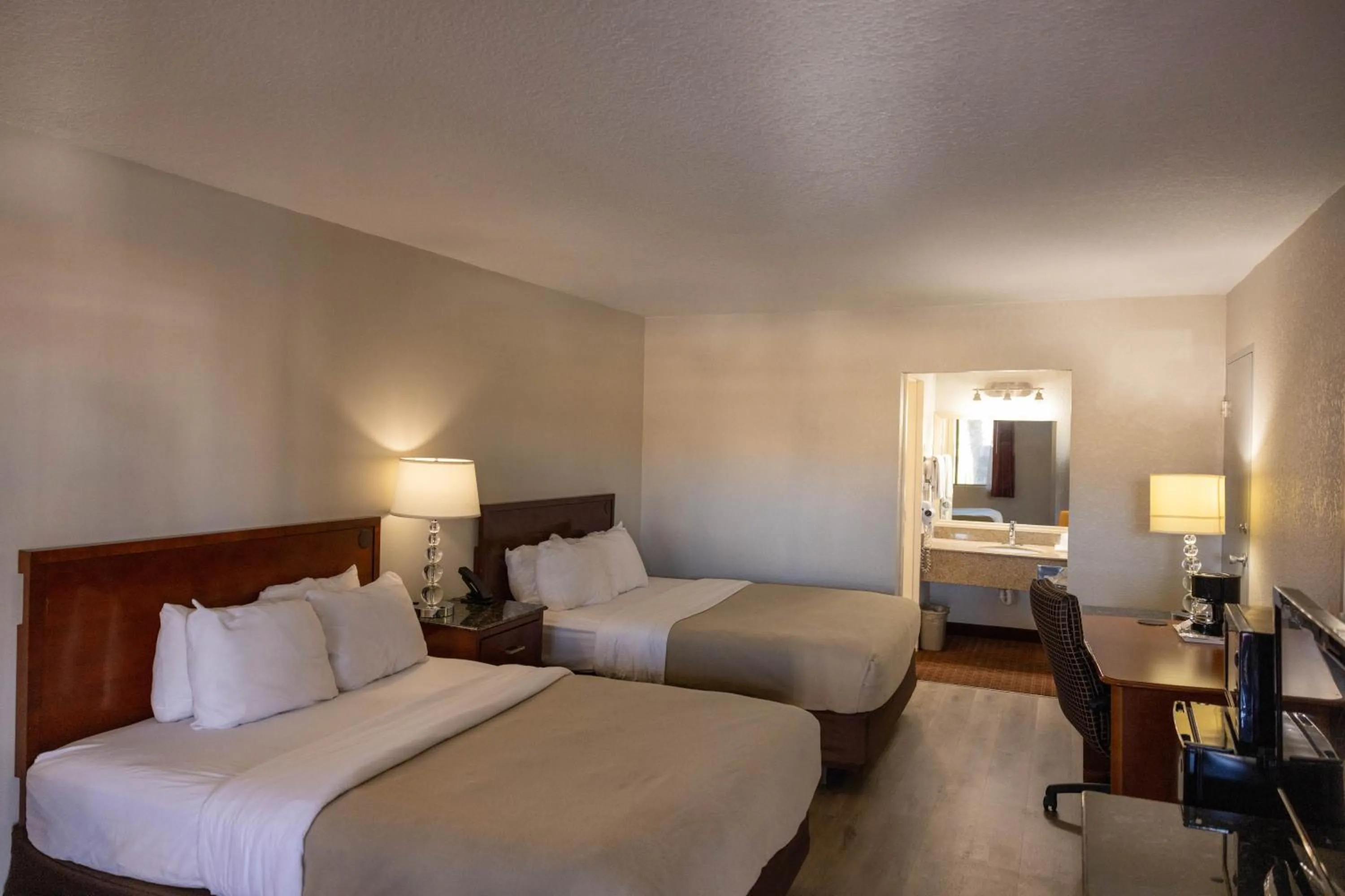 Bed in Quality Inn & Suites Lake Havasu City