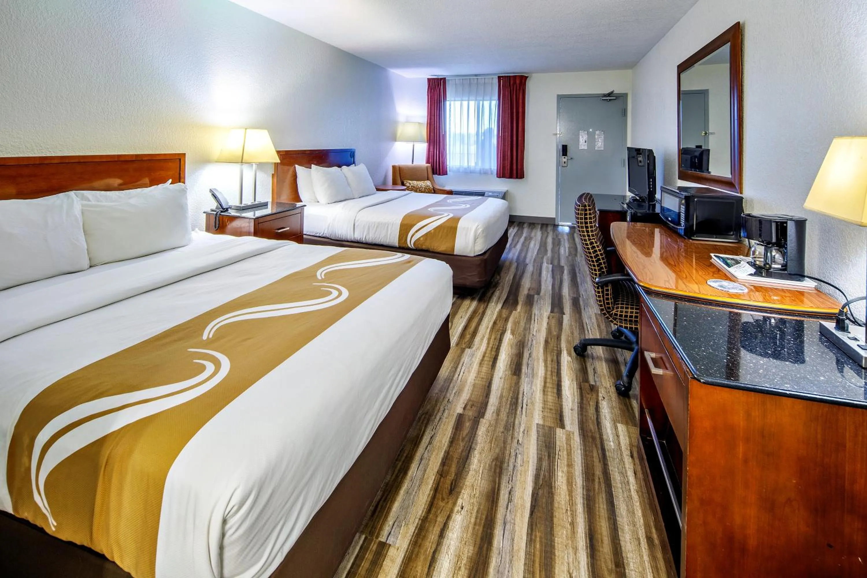 Bed in Quality Inn & Suites Lake Havasu City