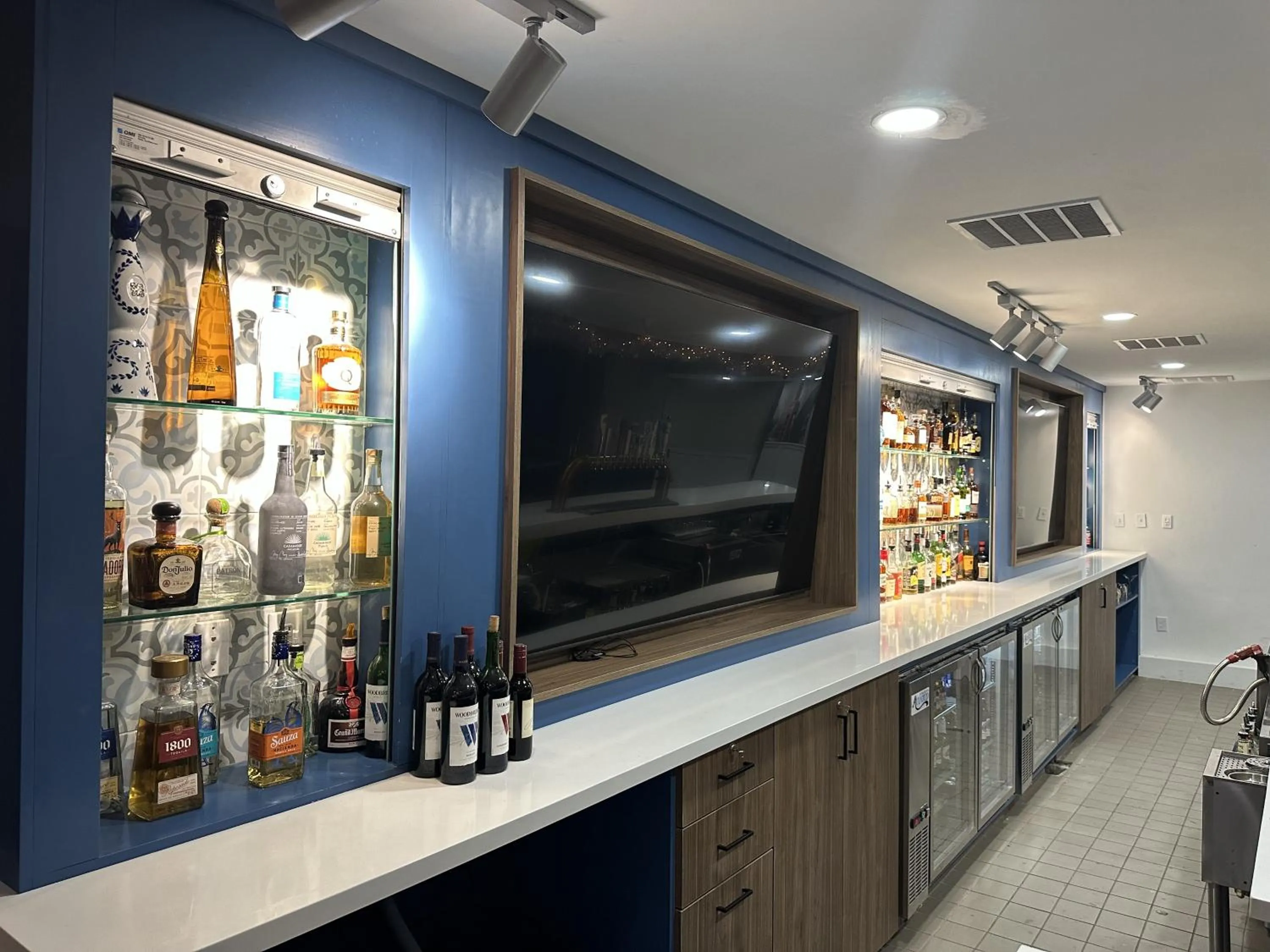 Lounge or bar in Quality Inn & Suites Lake Havasu City