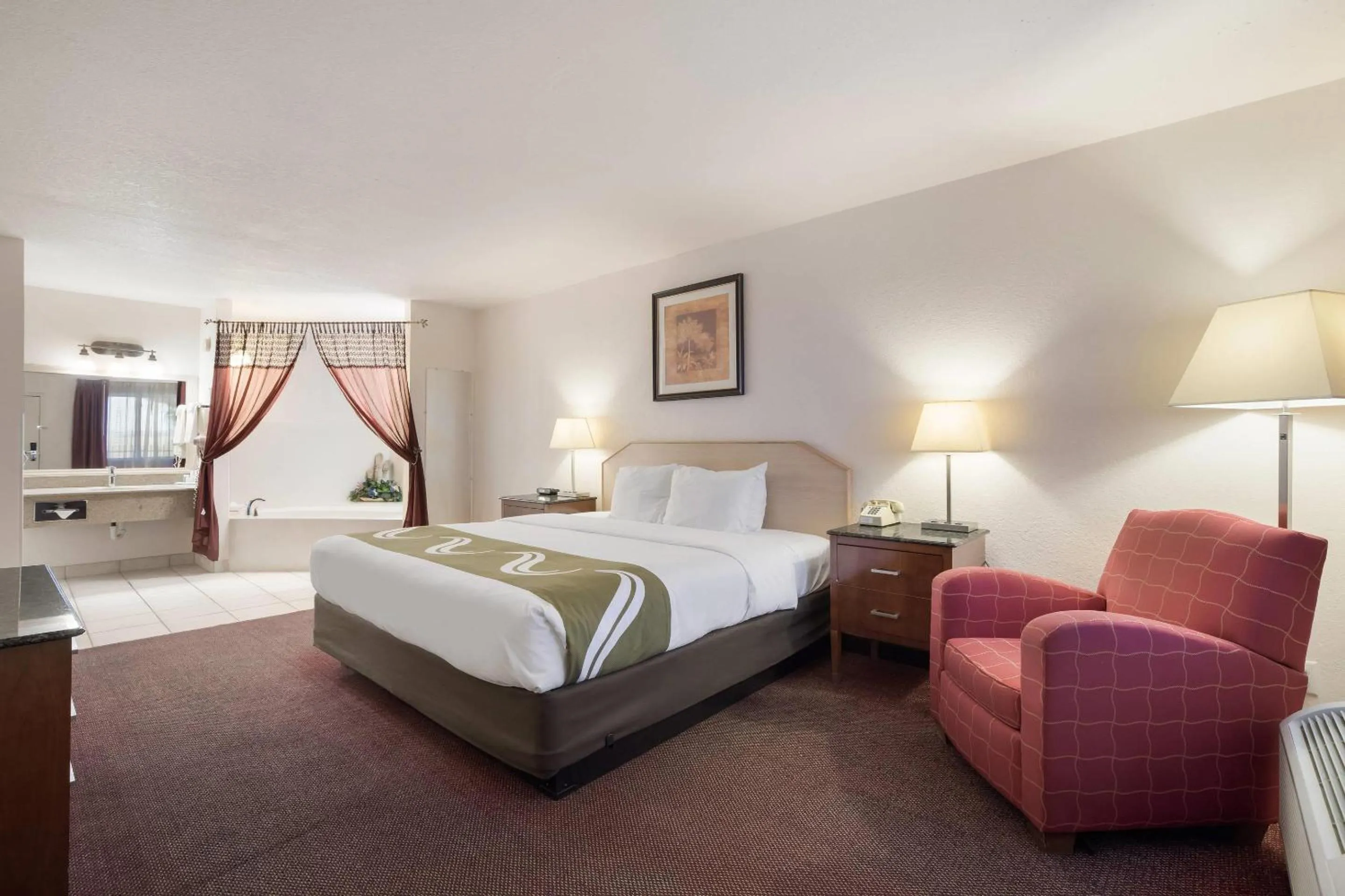 Bedroom, Bed in Quality Inn & Suites Lake Havasu City