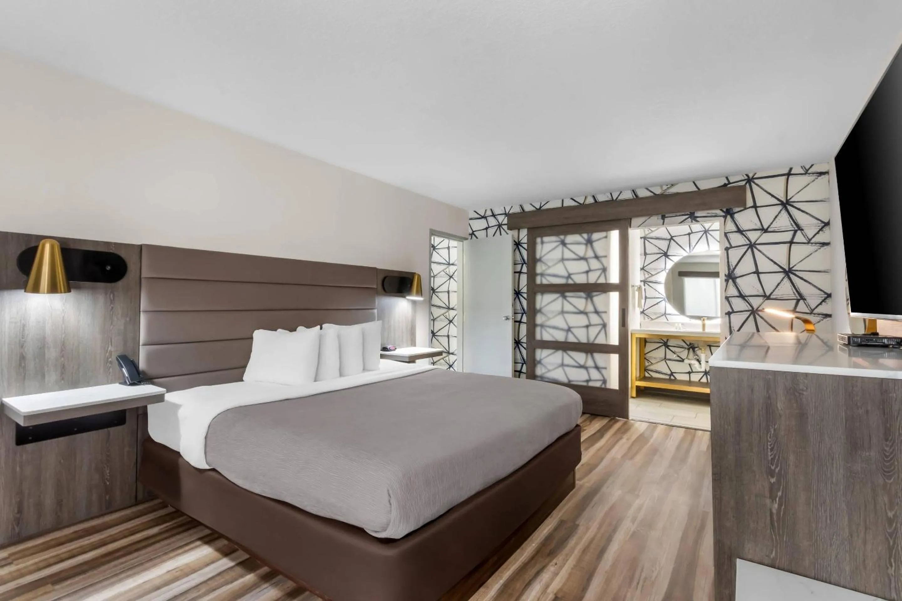 Bedroom, Bed in Quality Inn & Suites Lake Havasu City