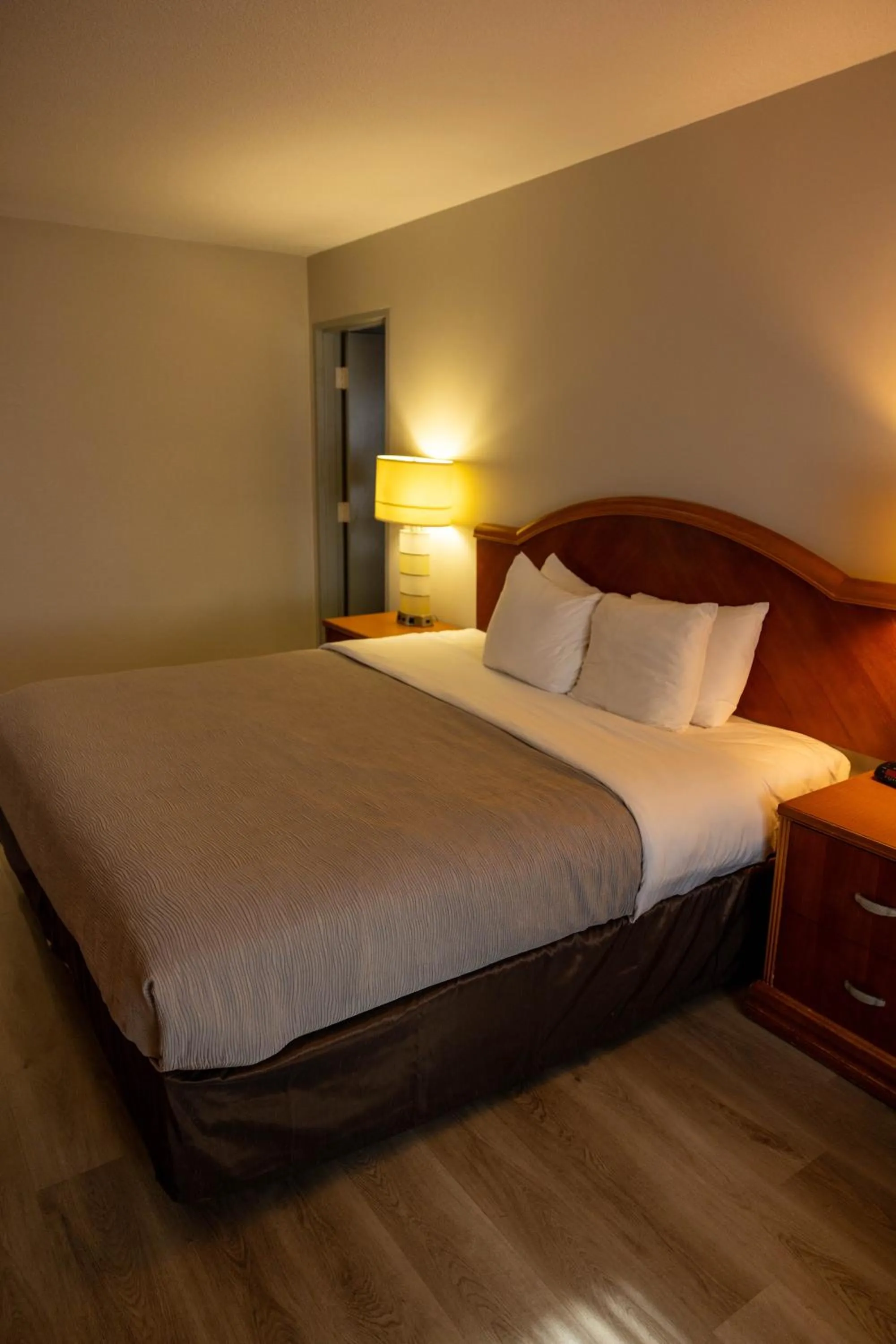 Bed in Quality Inn & Suites Lake Havasu City