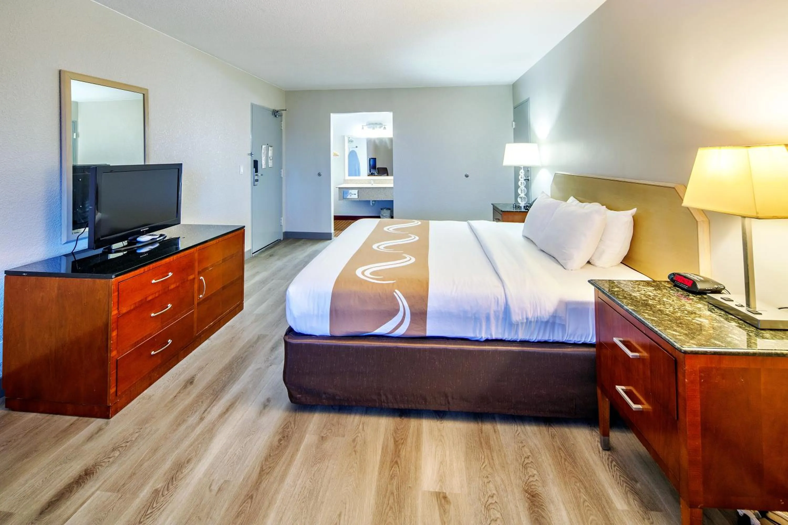 Bed in Quality Inn & Suites Lake Havasu City