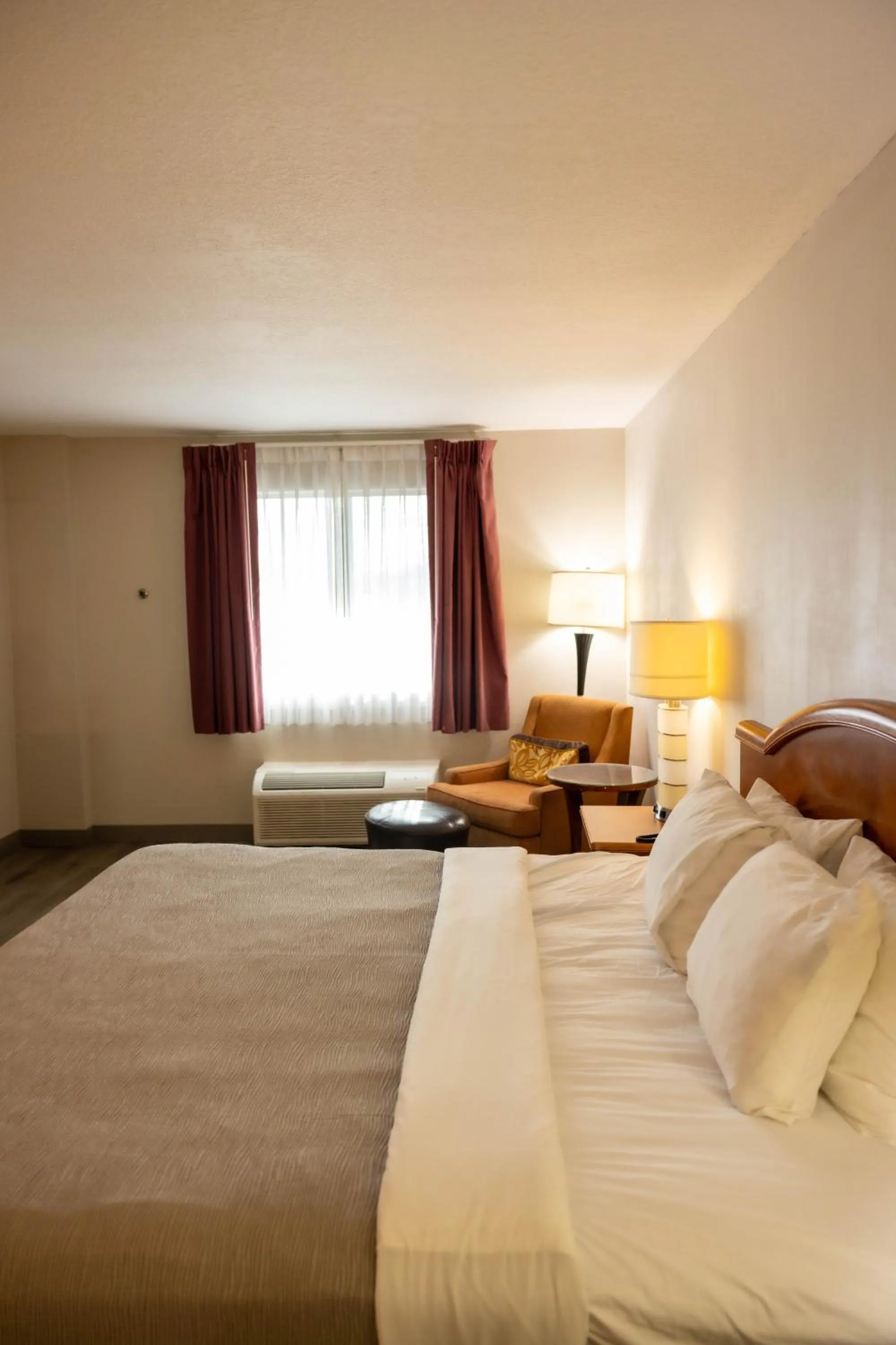 Bed in Quality Inn & Suites Lake Havasu City
