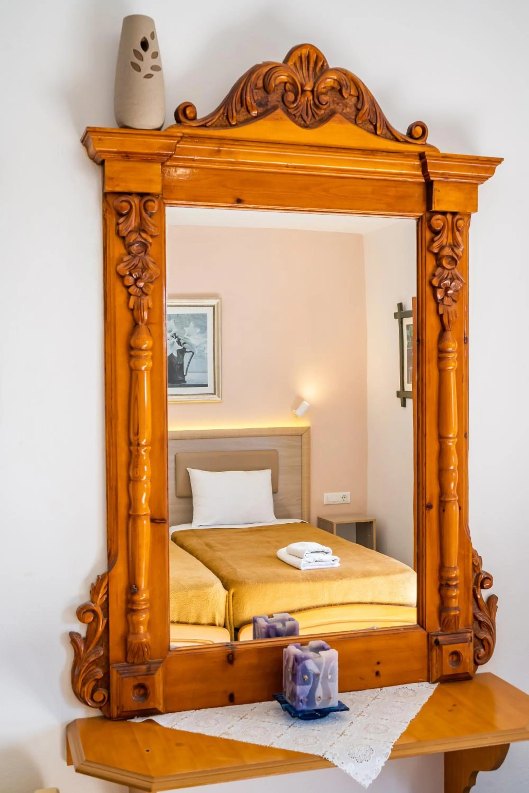 Bed in Arhontiko Hotel