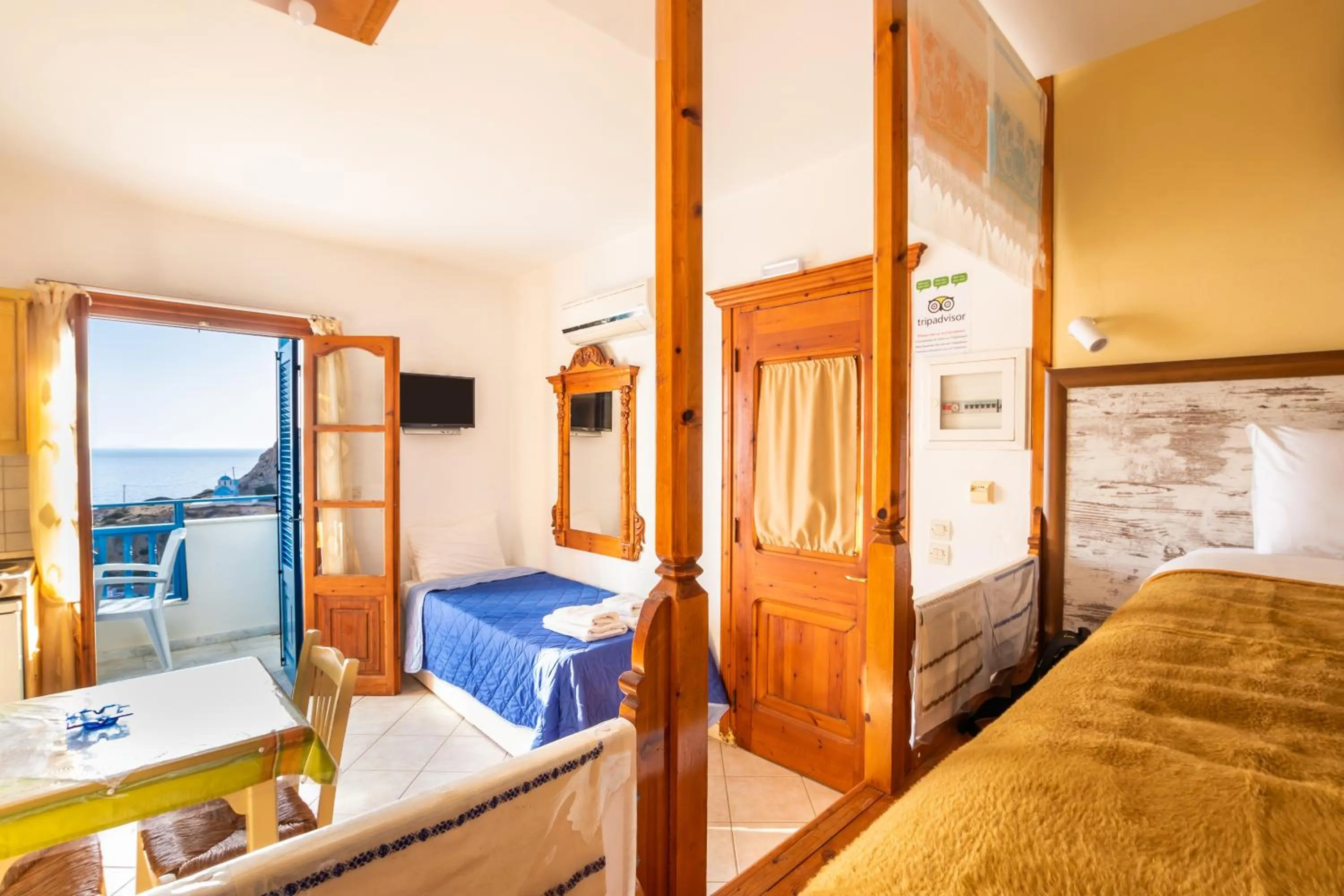 Bed in Arhontiko Hotel