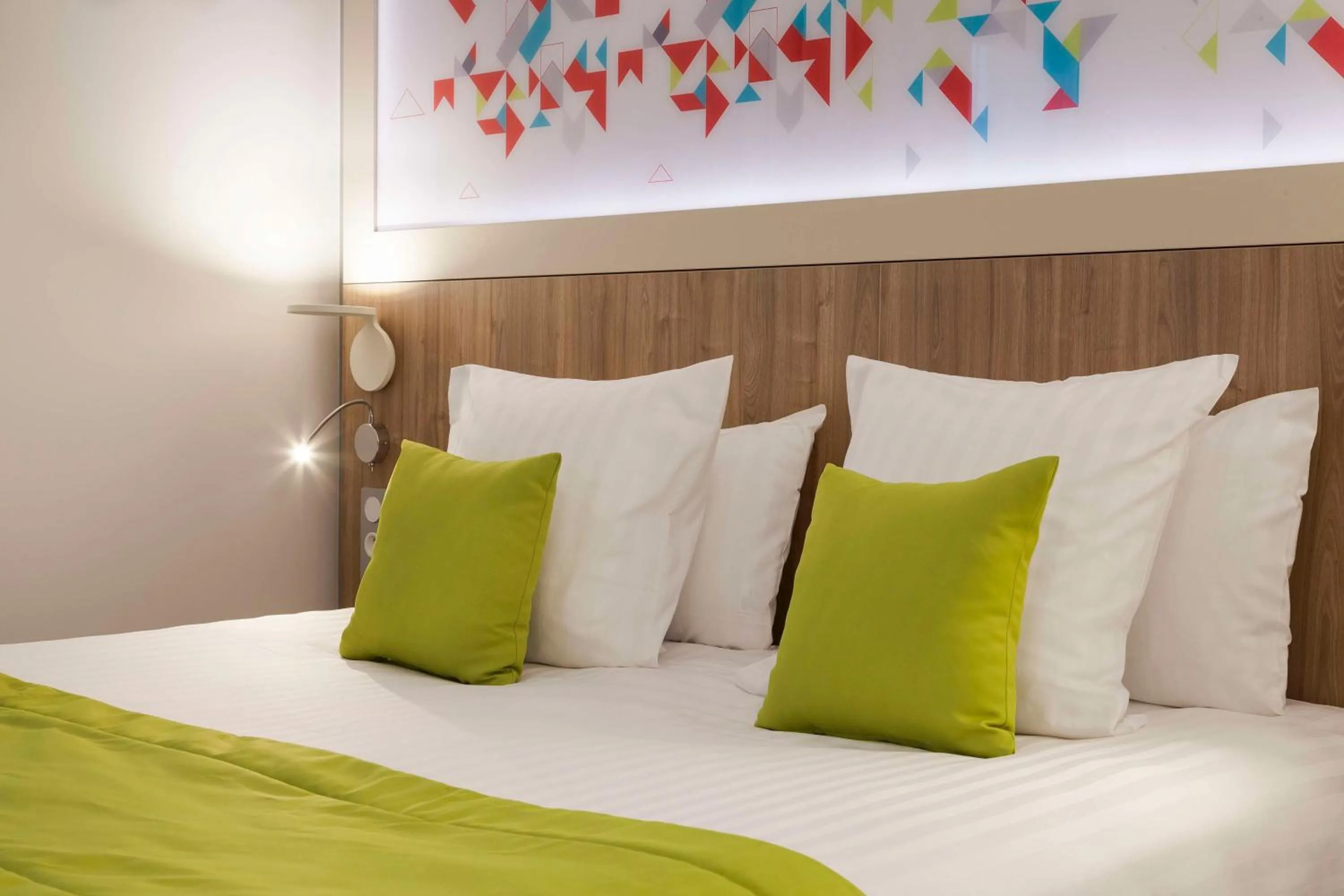 Bedroom, Bed in Brit Hotel Privilège Figeac