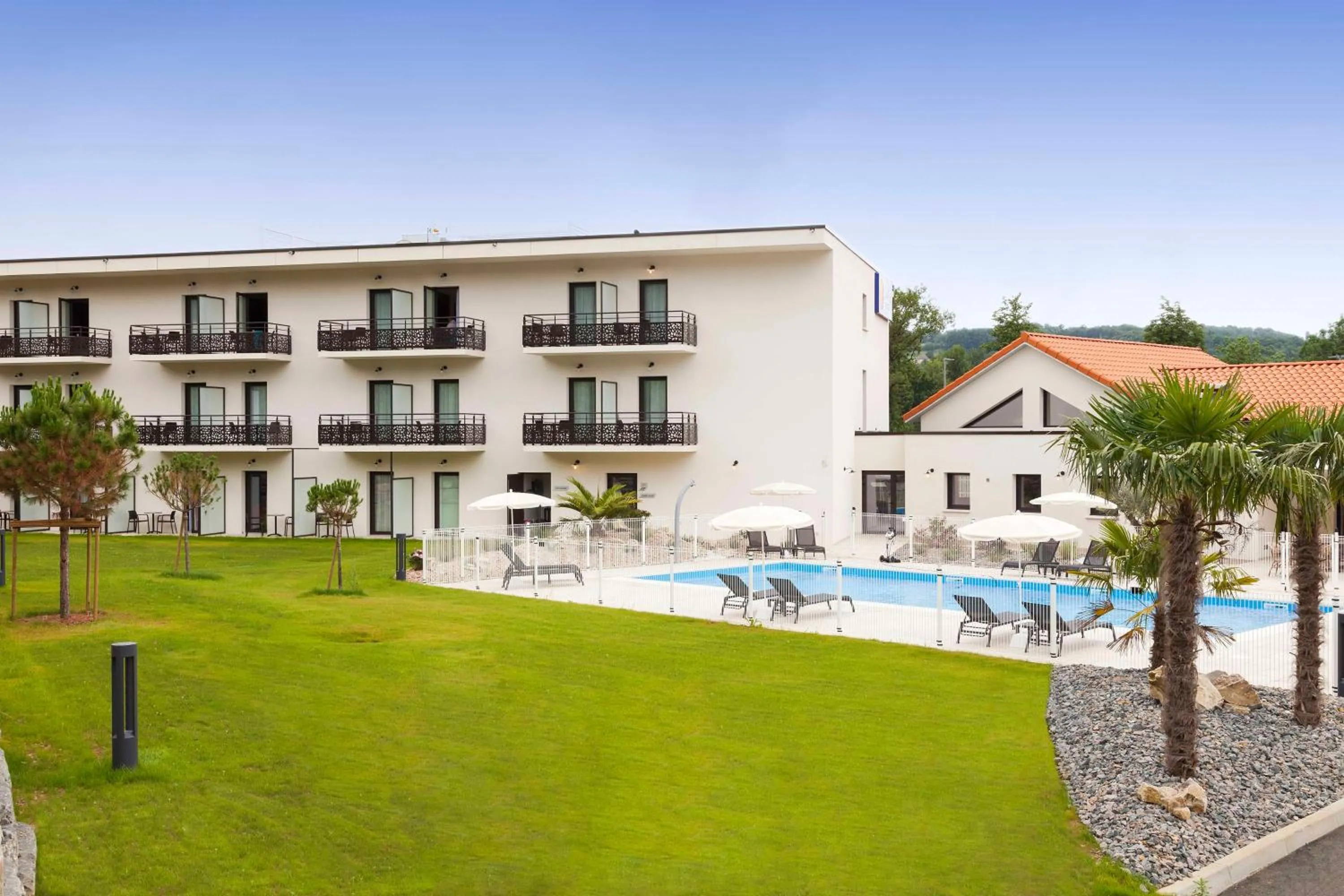 Property building in Brit Hotel Privilège Figeac