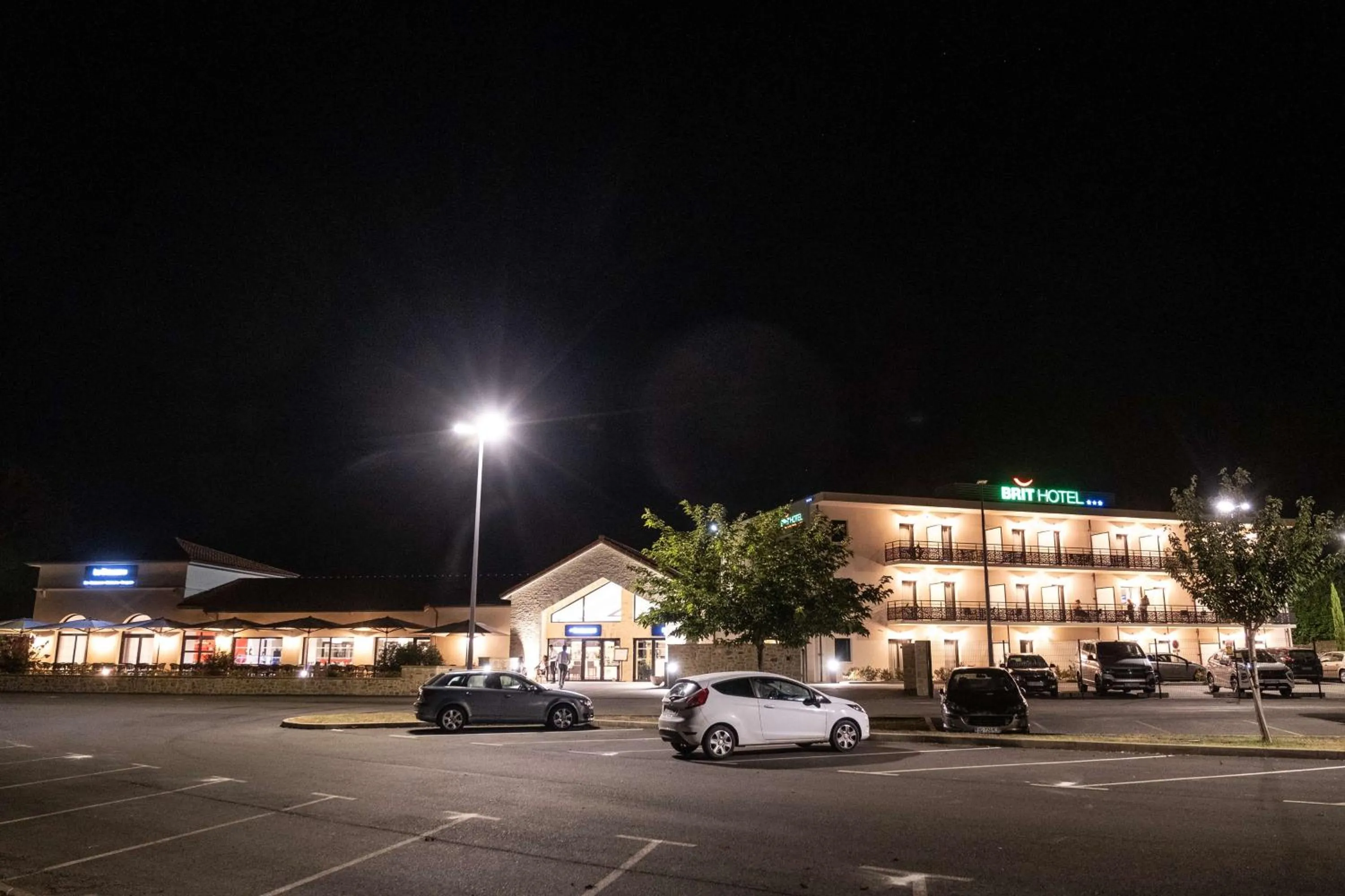 Property building in Brit Hotel Privilège Figeac