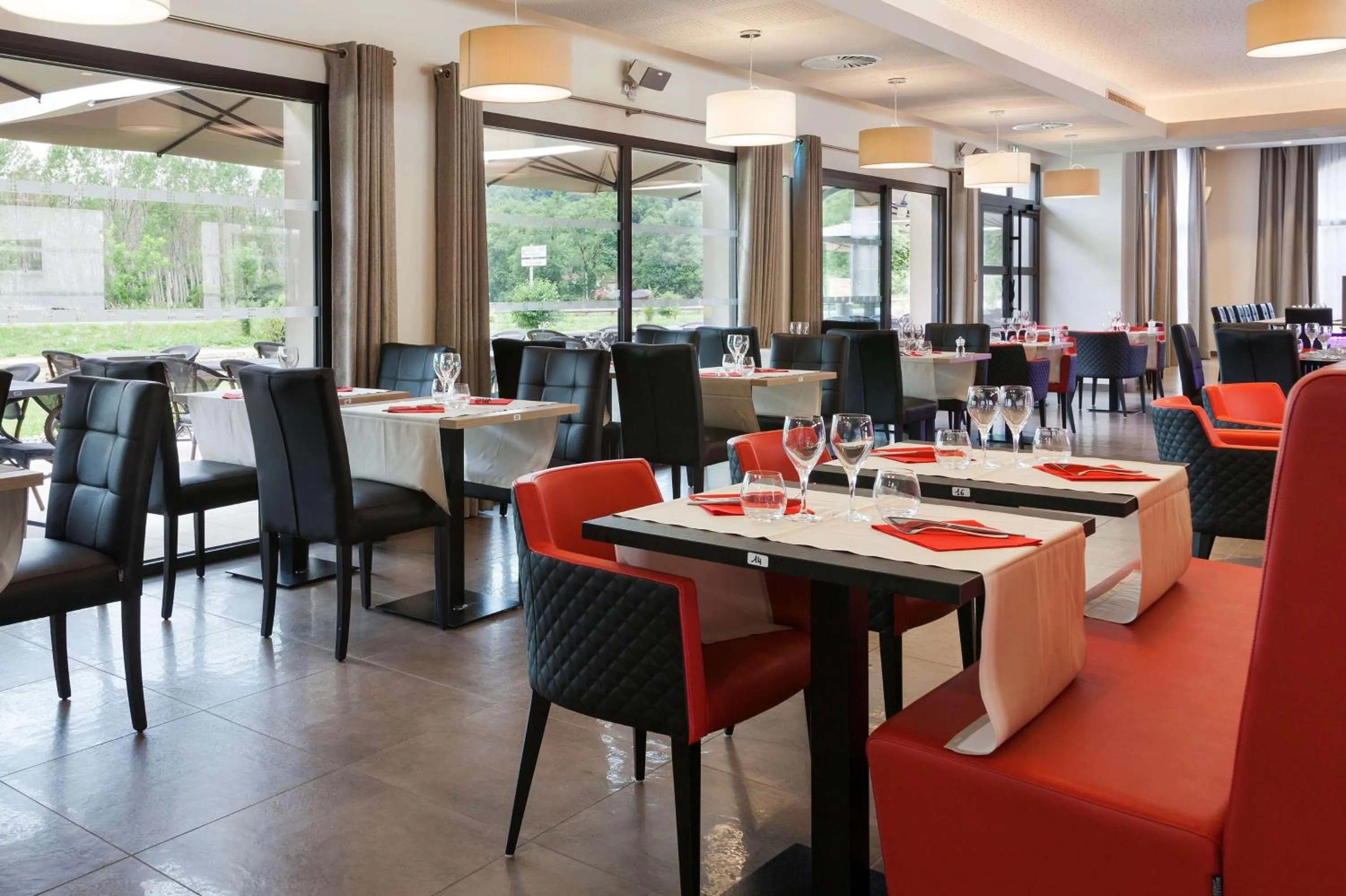 Restaurant/places to eat in Brit Hotel Privilège Figeac