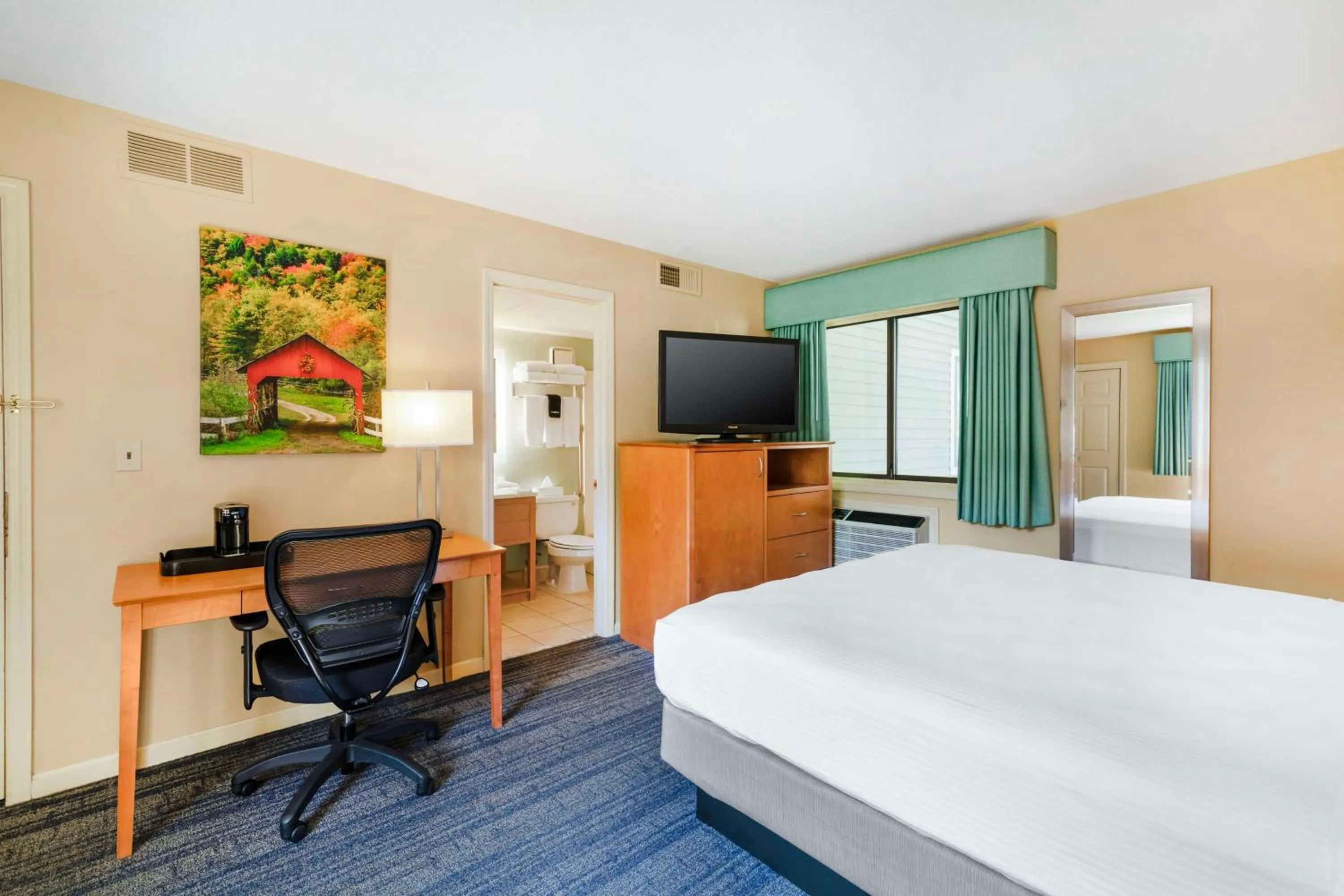 Bedroom, Bed in Best Western Inn & Suites Rutland-Killington