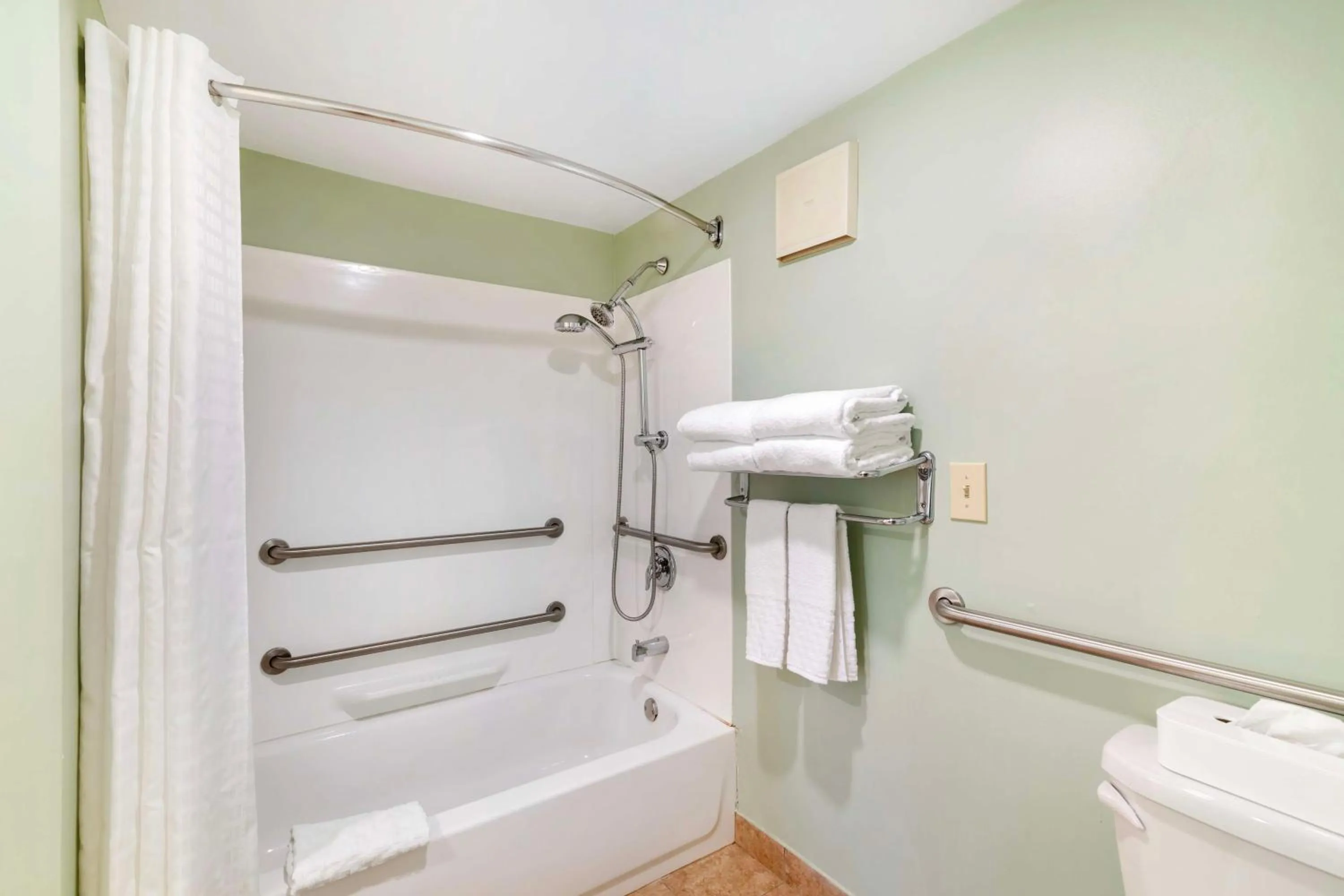 Bathroom in Best Western Inn & Suites Rutland-Killington