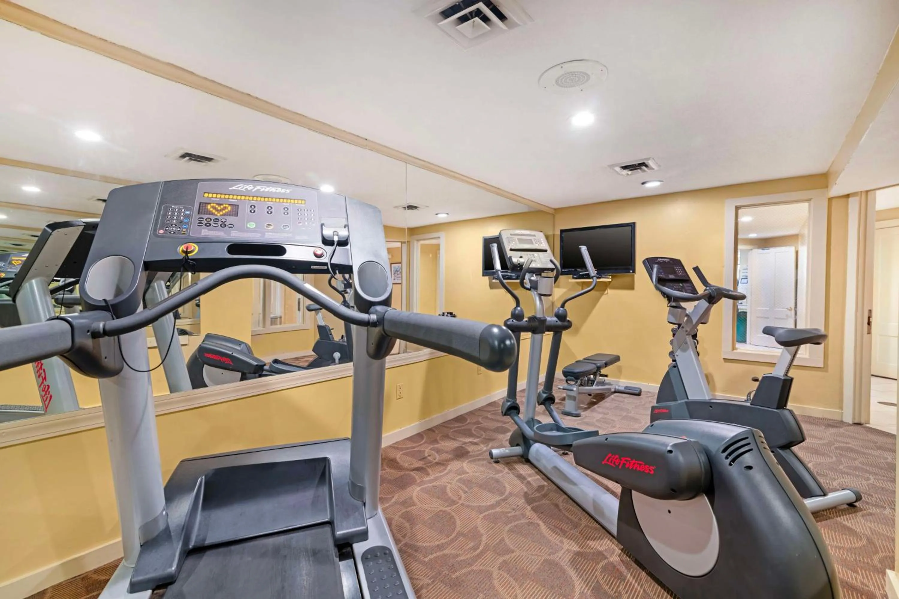Fitness centre/facilities in Best Western Inn & Suites Rutland-Killington