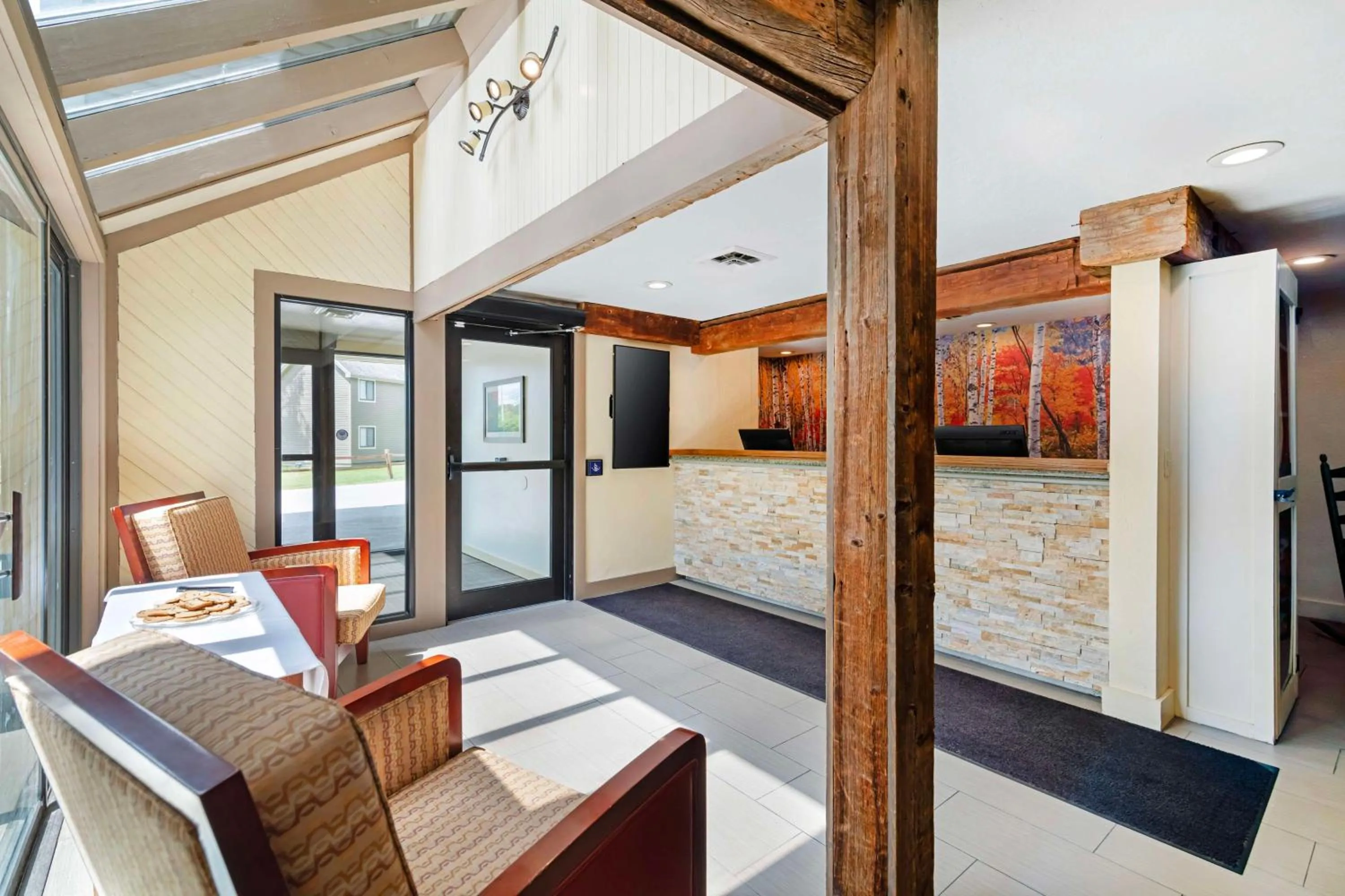 Lobby or reception in Best Western Inn & Suites Rutland-Killington