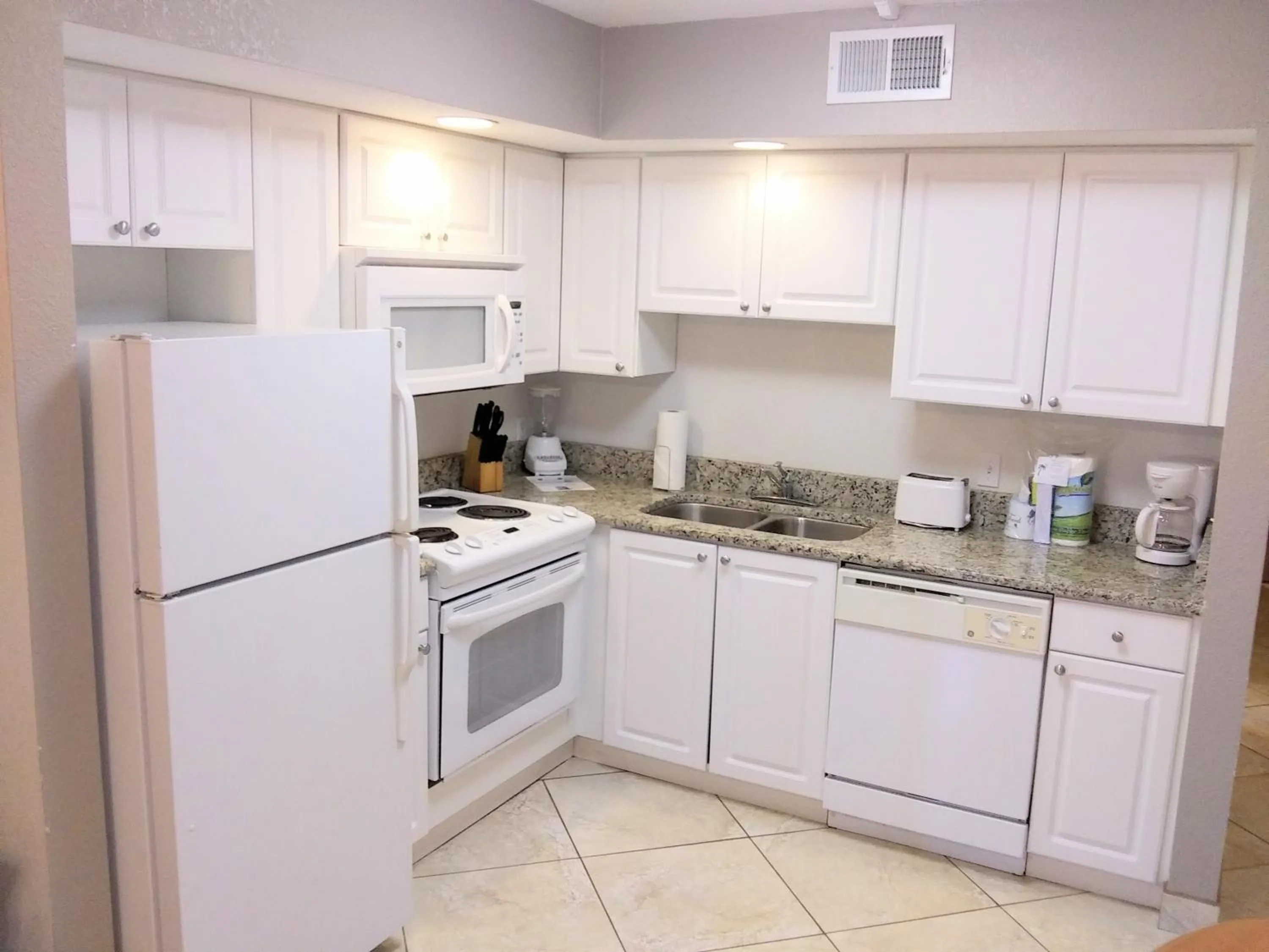 kitchen in Grand Lake & Lifetime of Vacations Resorts