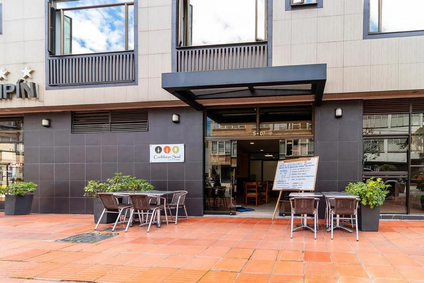 Restaurant/places to eat in Hotel El Campin