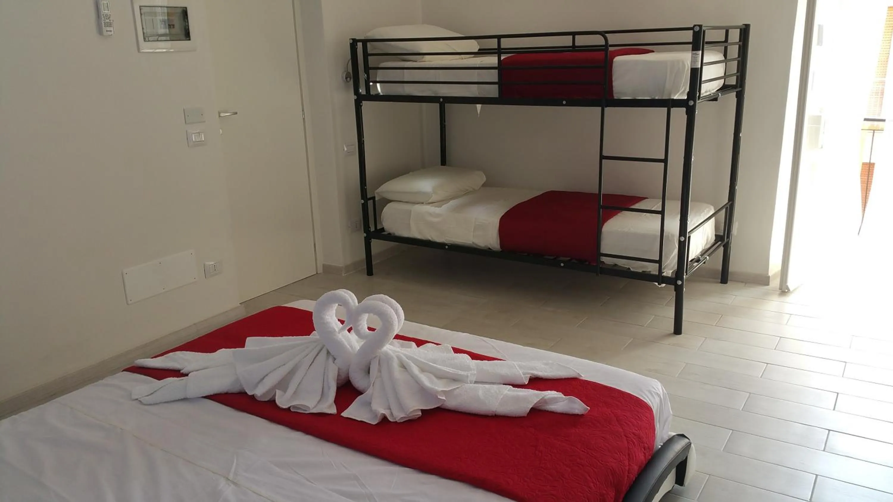 bunk bed, Bed in A due passi dal Mare