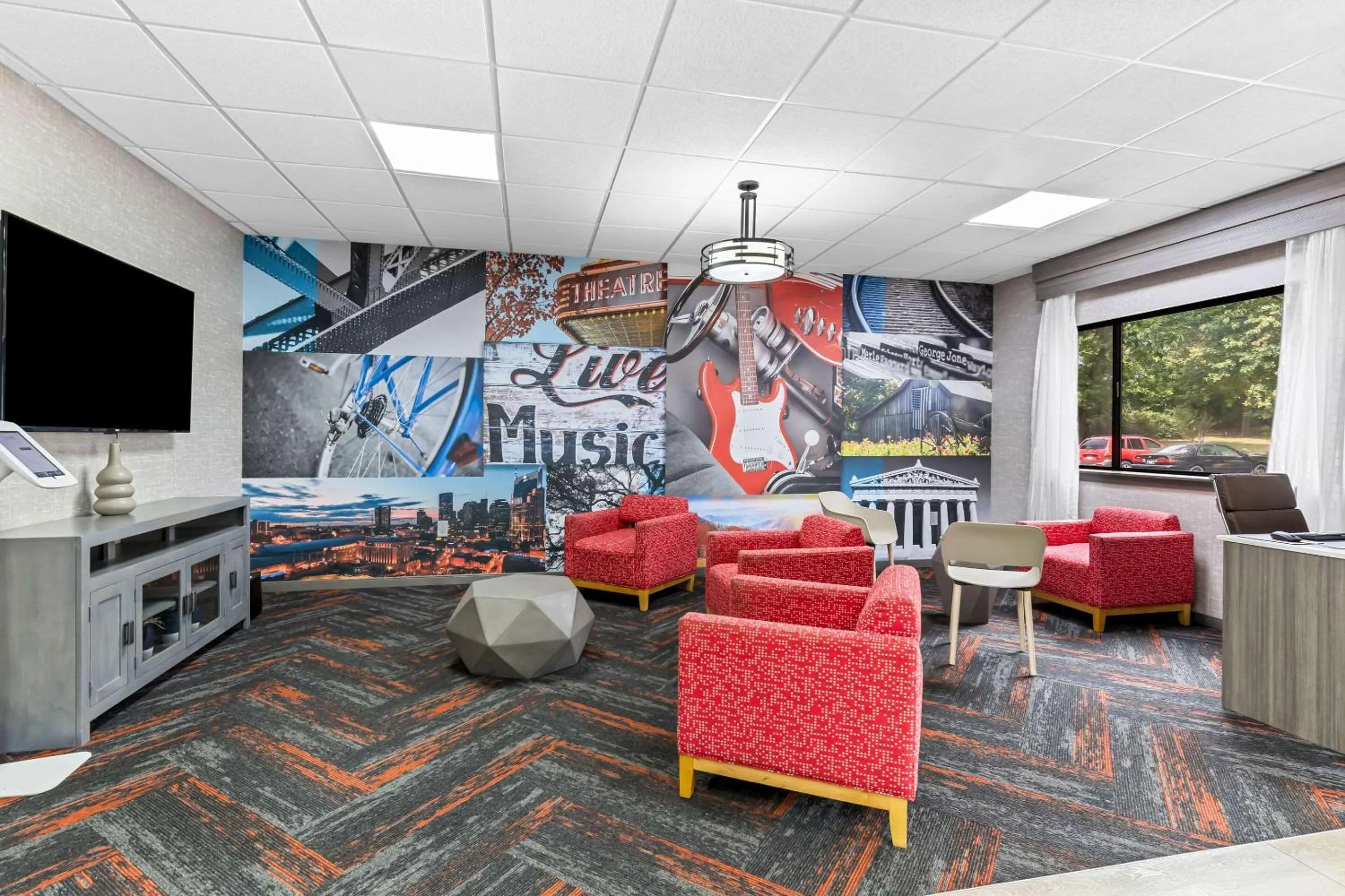 Lobby or reception in Clarion Pointe Franklin - Nashville Area