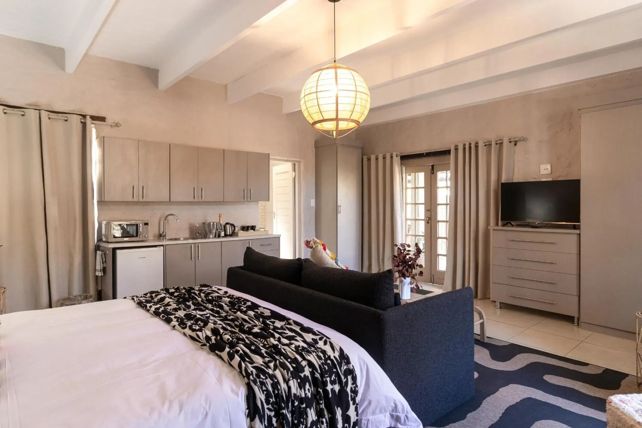 Deluxe King Suite - single occupancy in Bly B&B Deluxe King Suite - single occupancy in Bly B&B